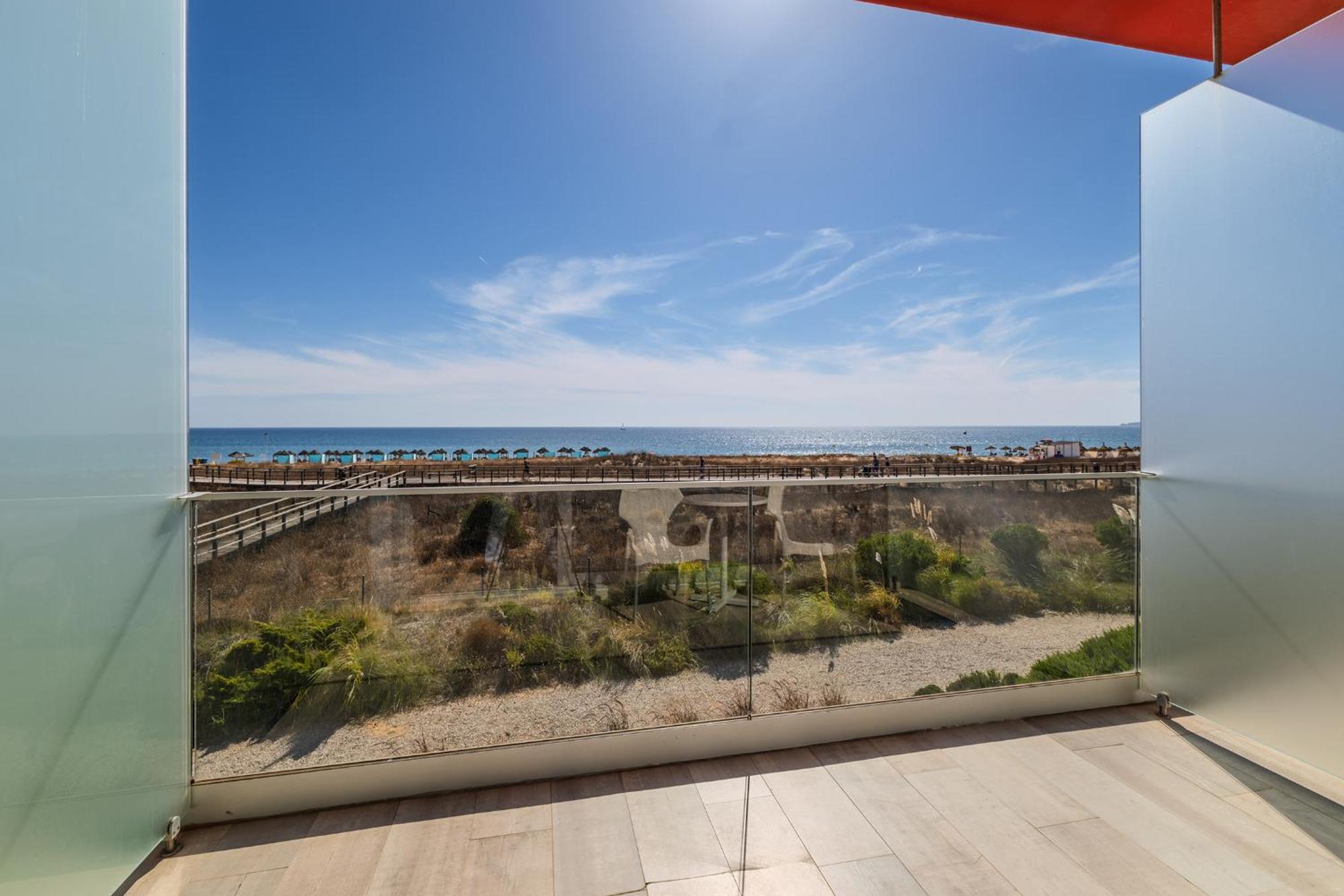 Suite with Sea View (2 Adults + 2 Children)