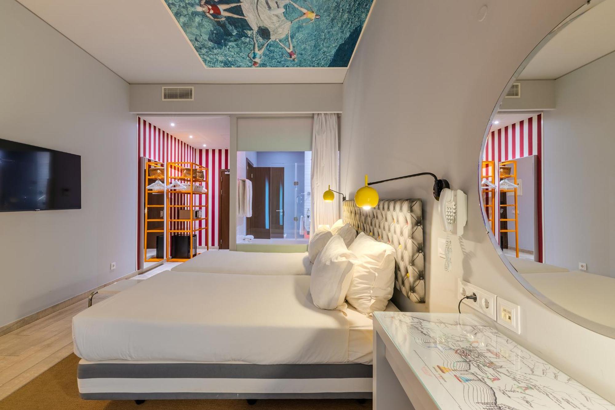 Superior Double or Twin Room with Pool View