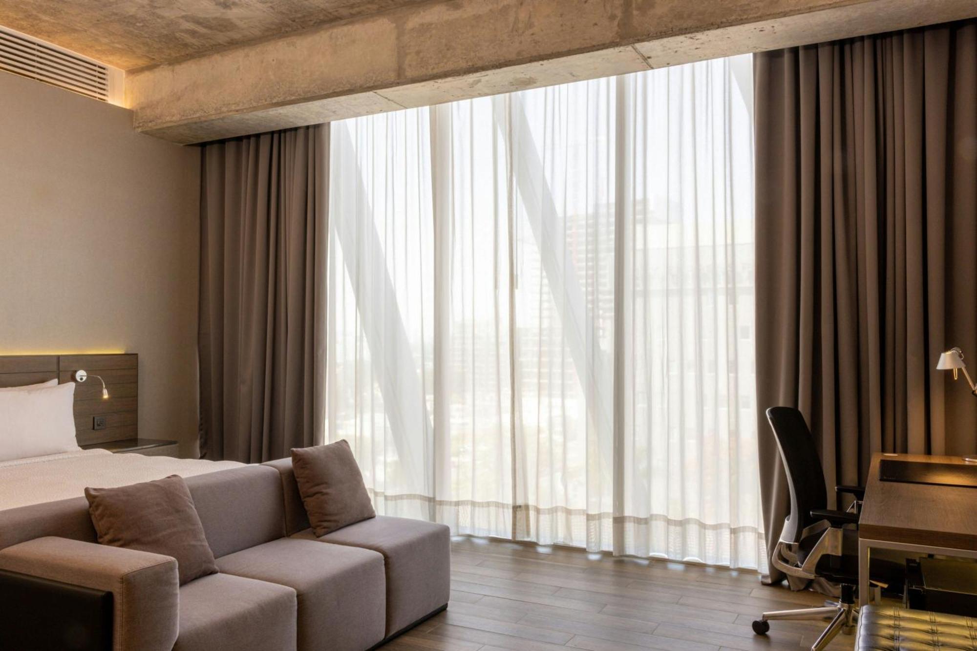 Junior King Suite