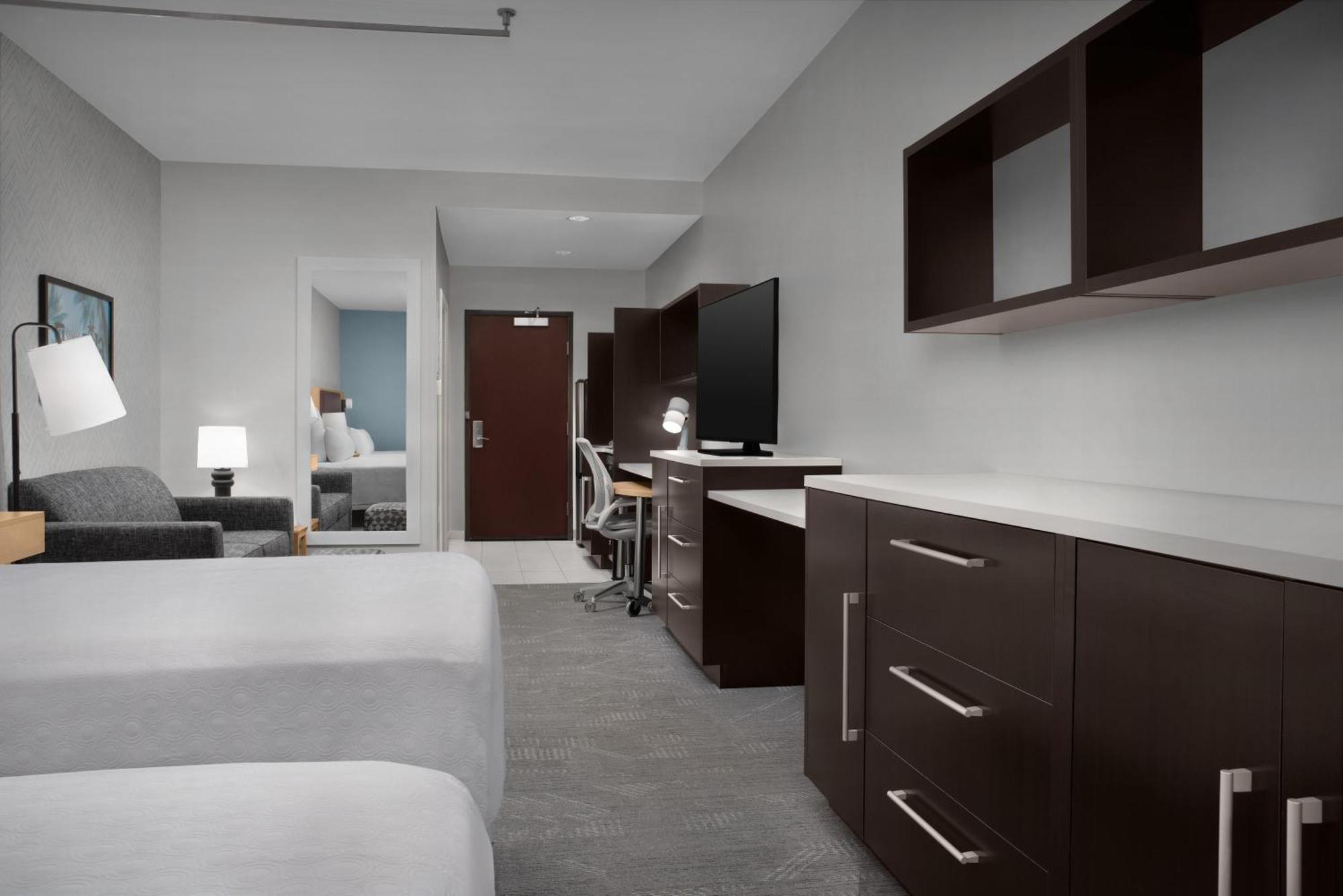 Queen Studio Two Queen Beds Non-Smoking