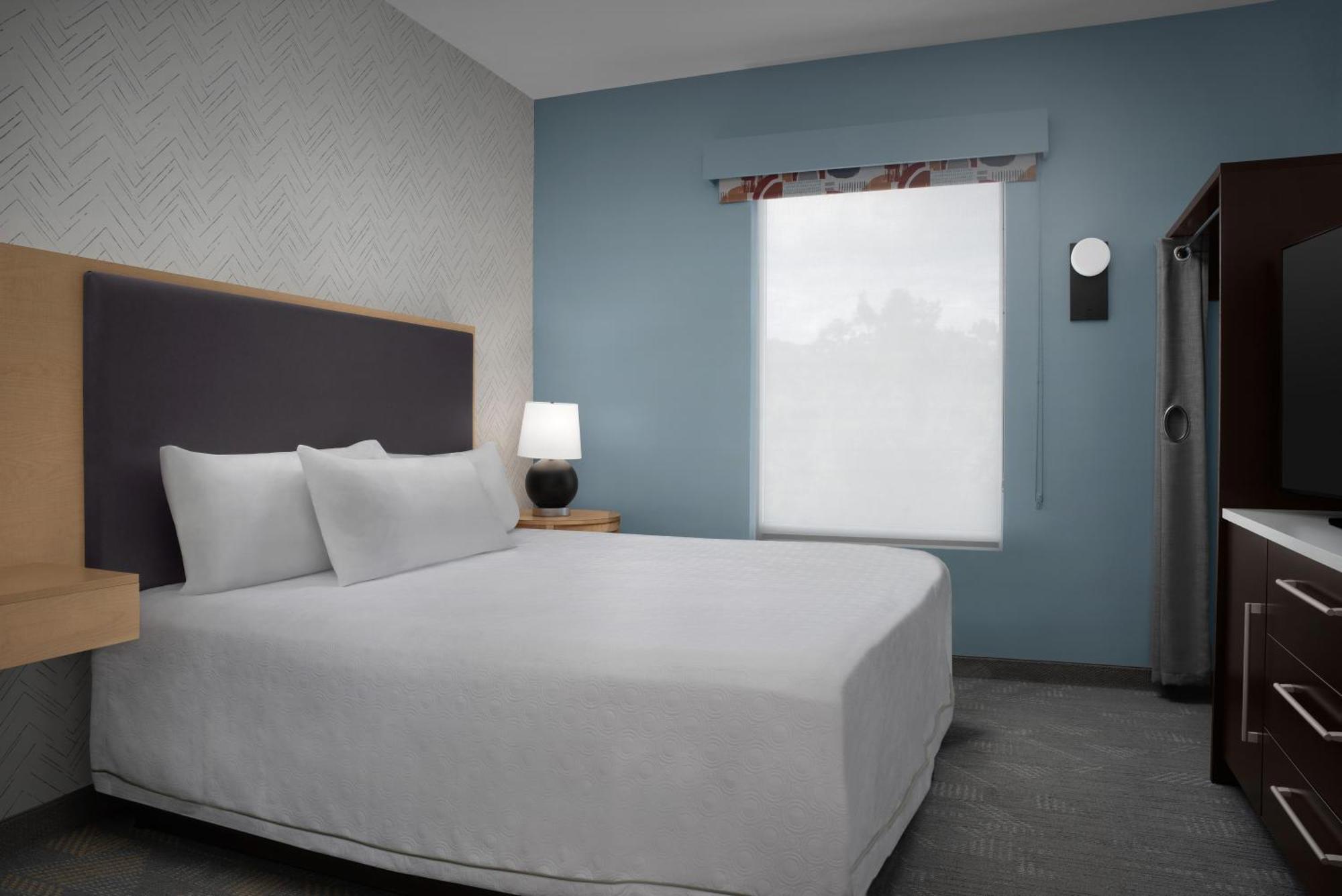 One-Bedroom King Suite Non-Smoking