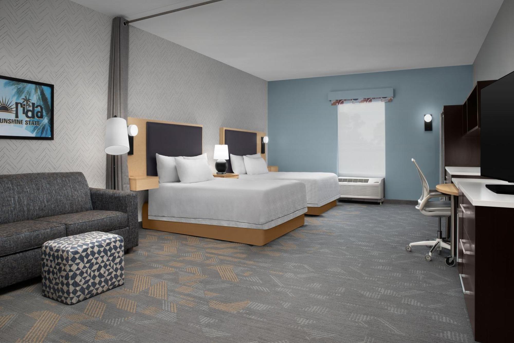 Queen Studio Two Queen Beds Mobility Hearing Access or Non-Smoking