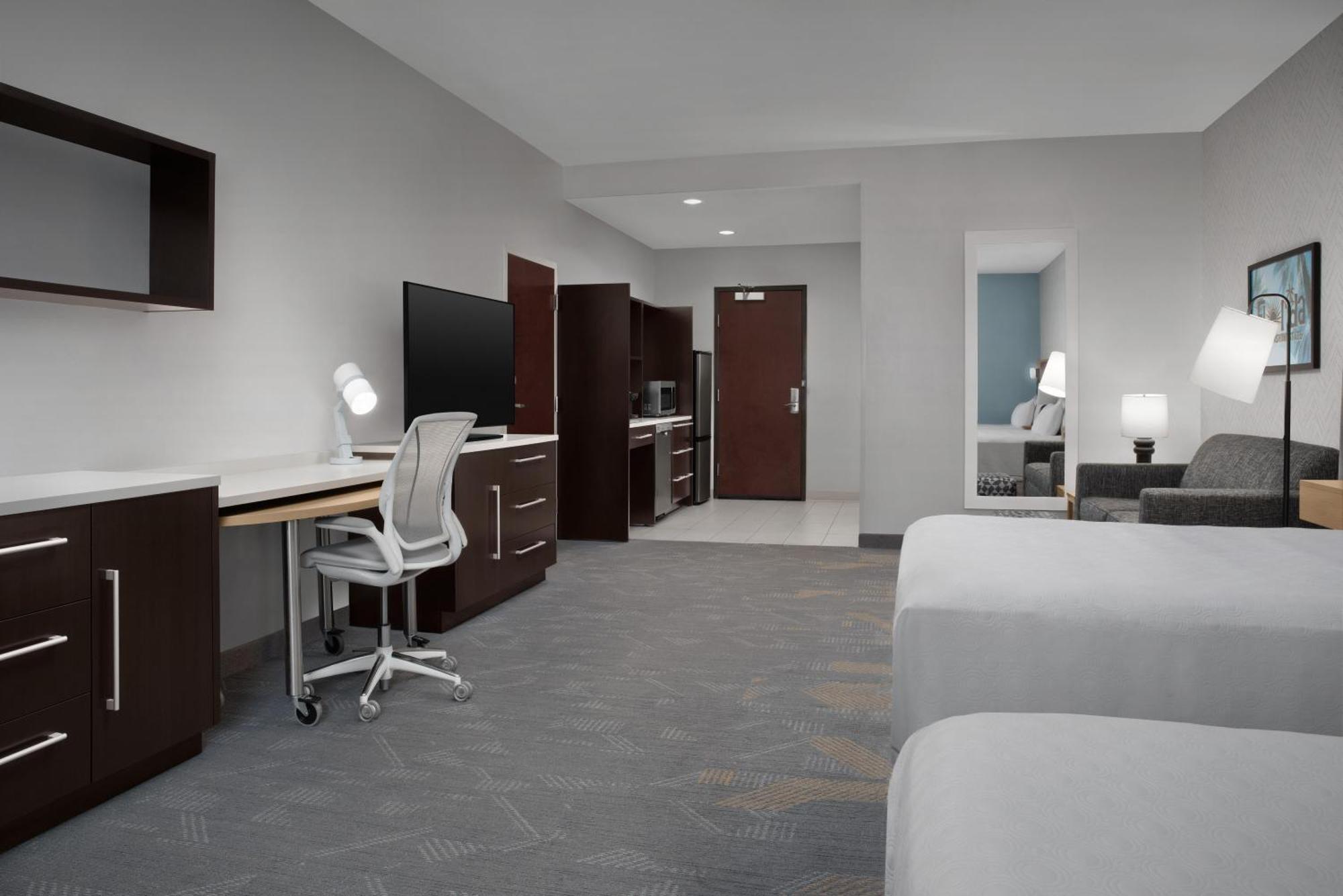 Queen Studio Two Queen Beds Mobility Hearing Access or Non-Smoking
