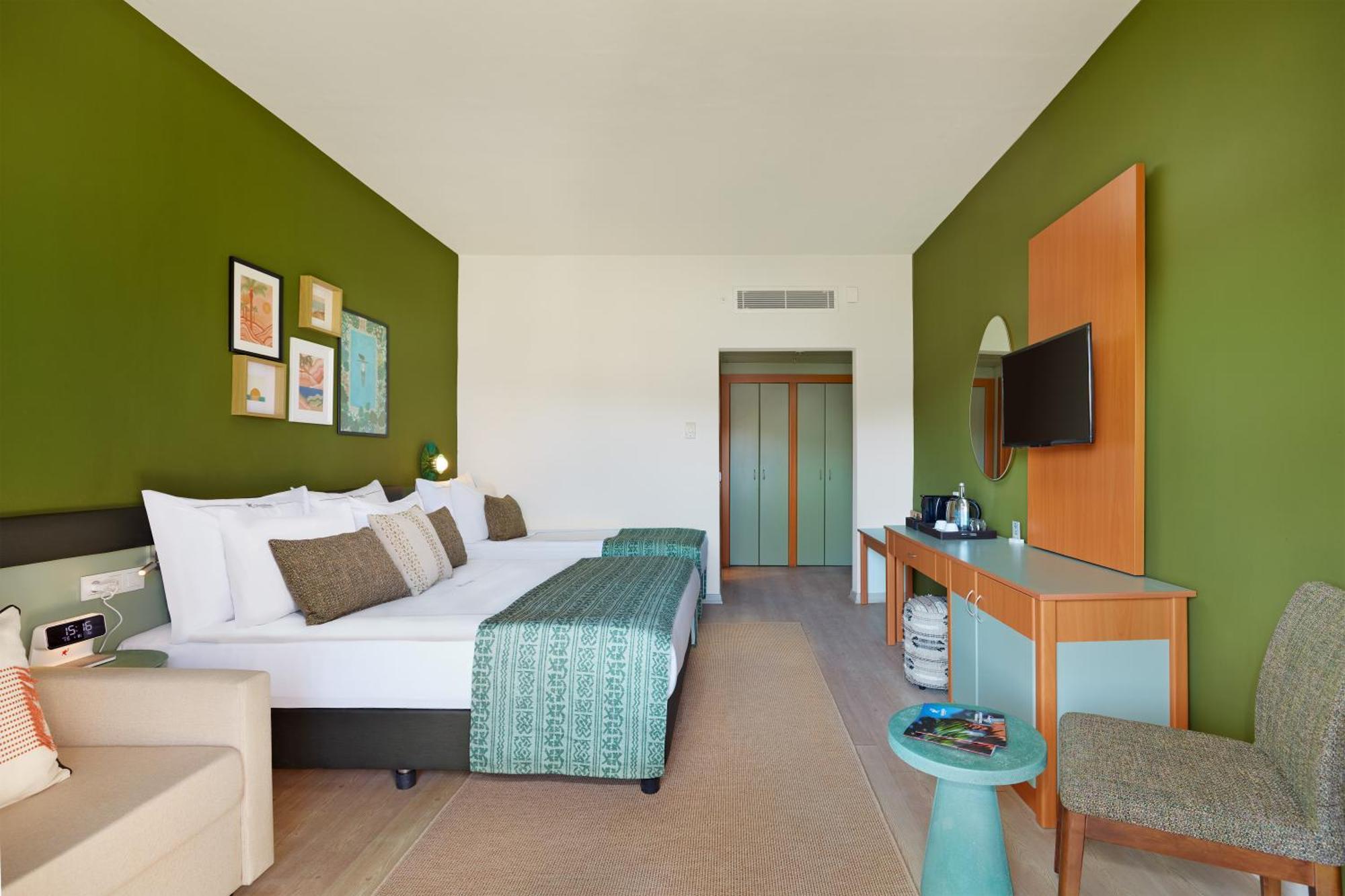 Comfort Triple Room