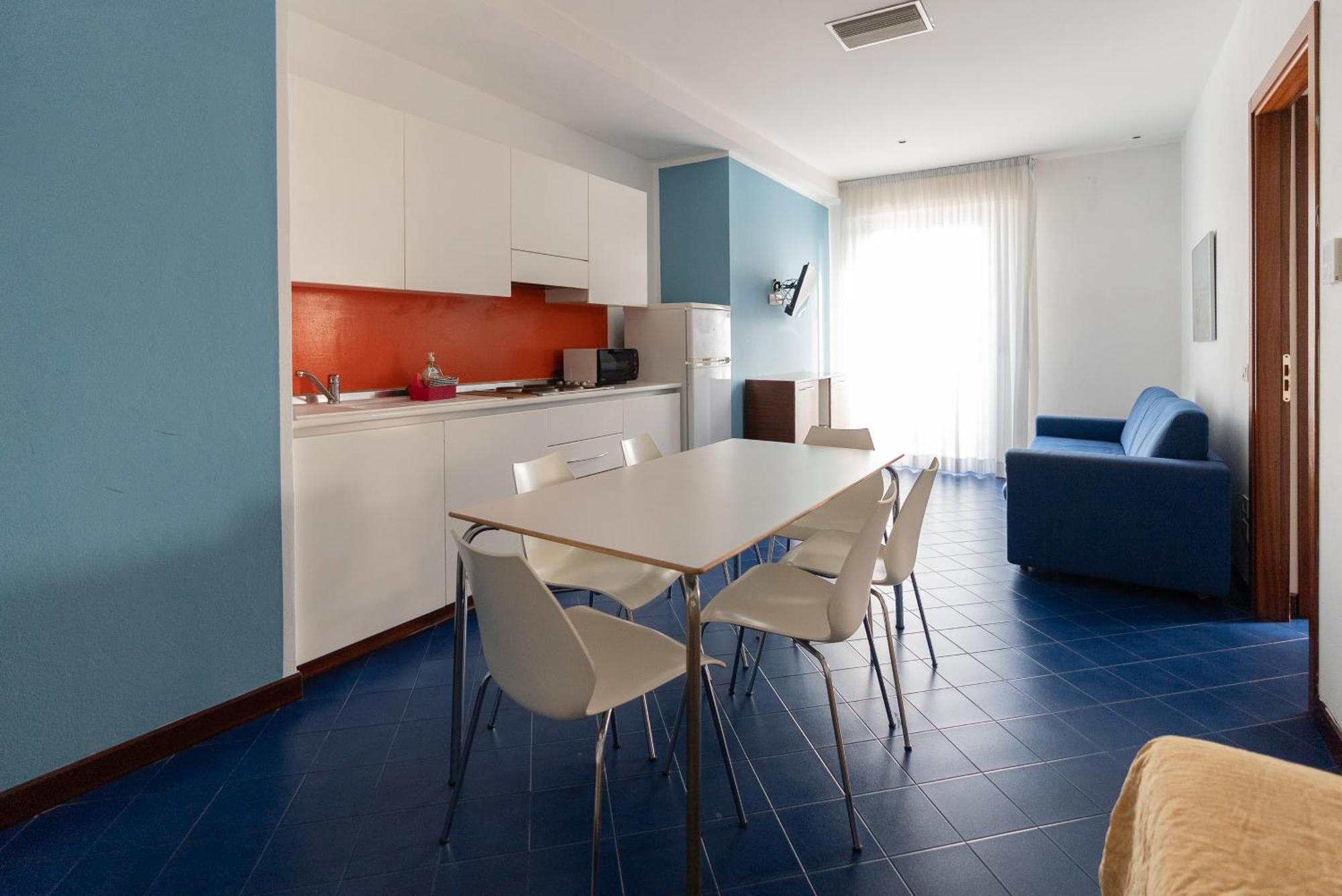 Two-Bedroom Apartment Balcony lateral sea view