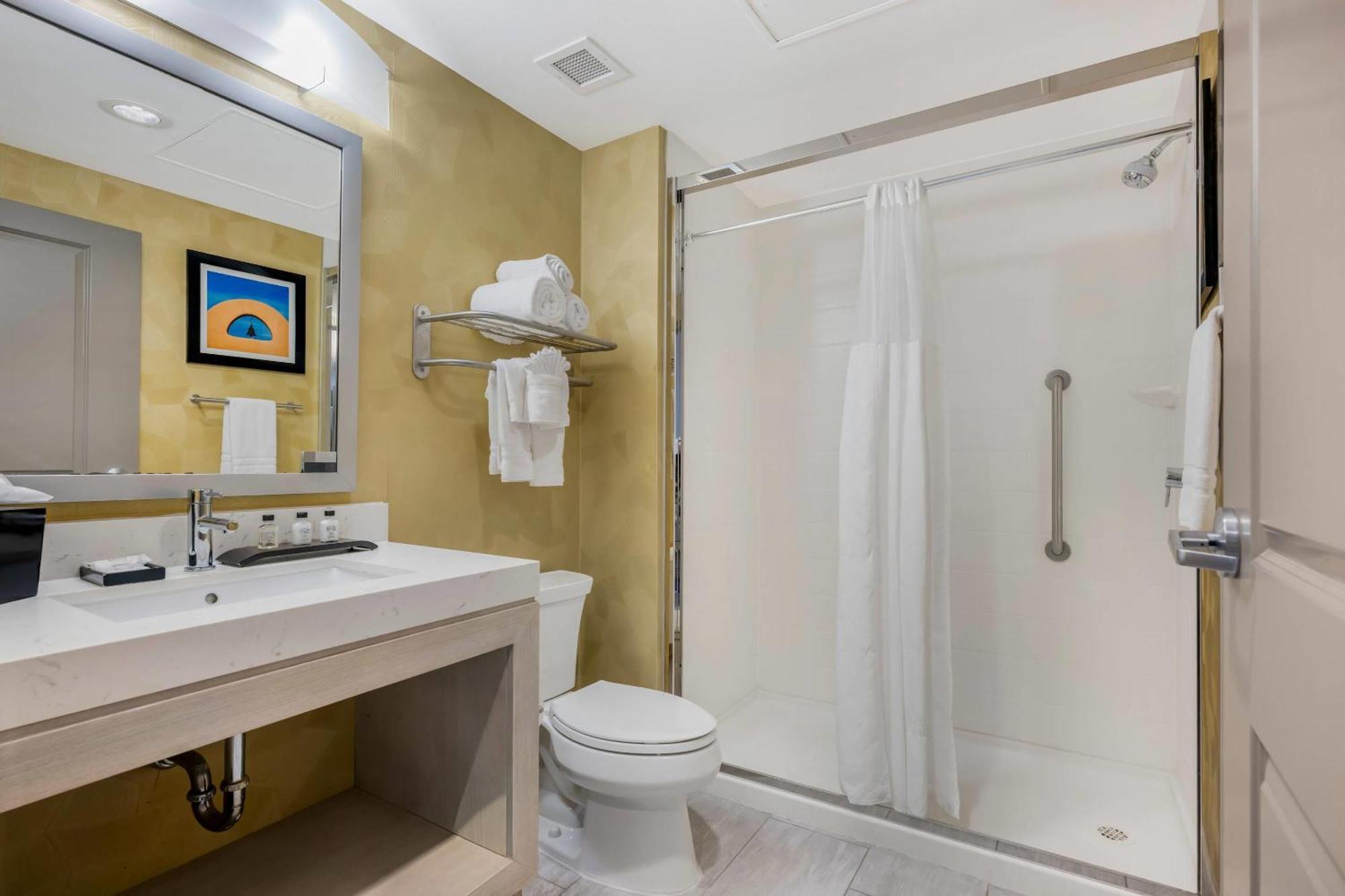 Deluxe Room with Two Queen Beds - Non Smoking / Ground Floor