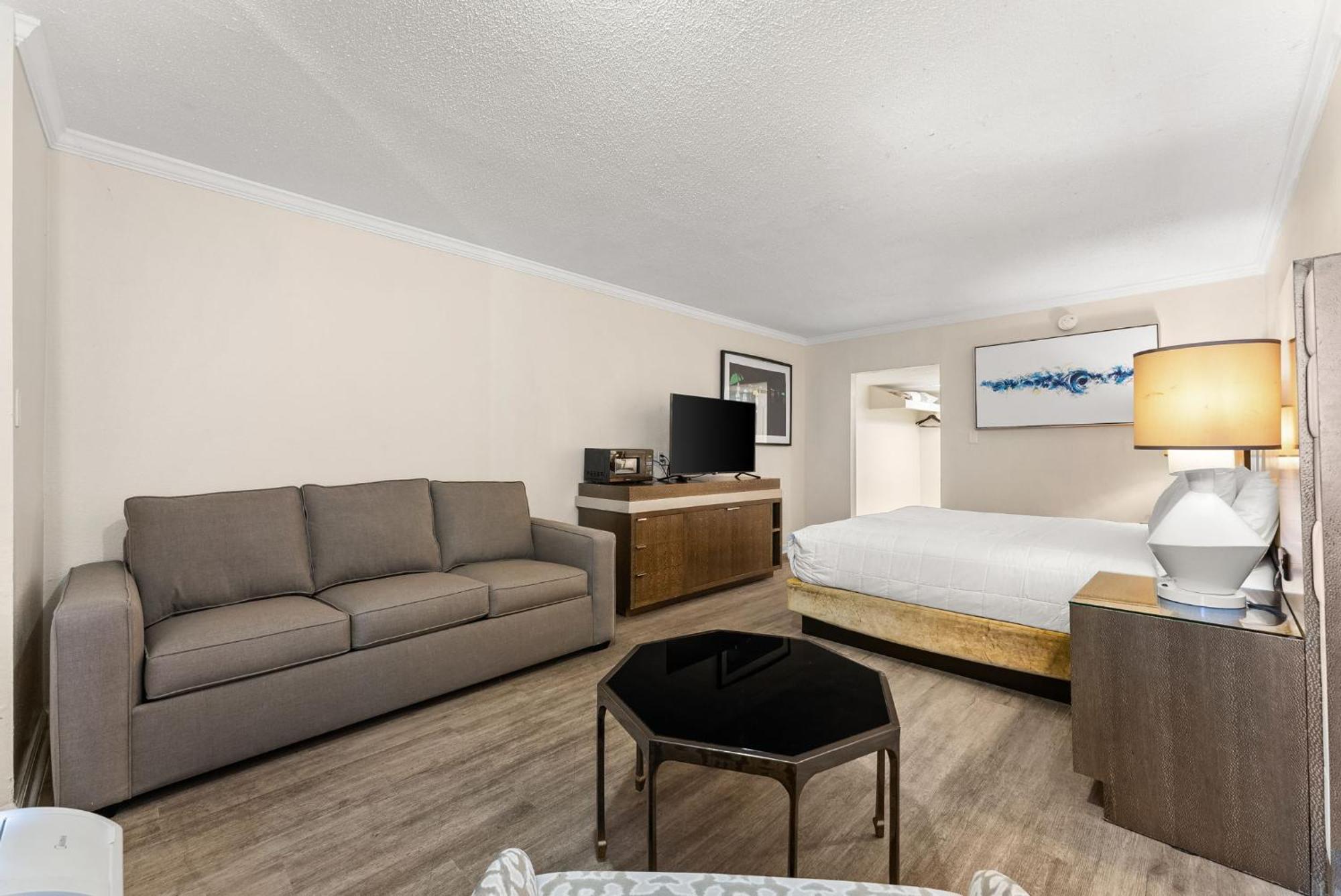 Standard King Room