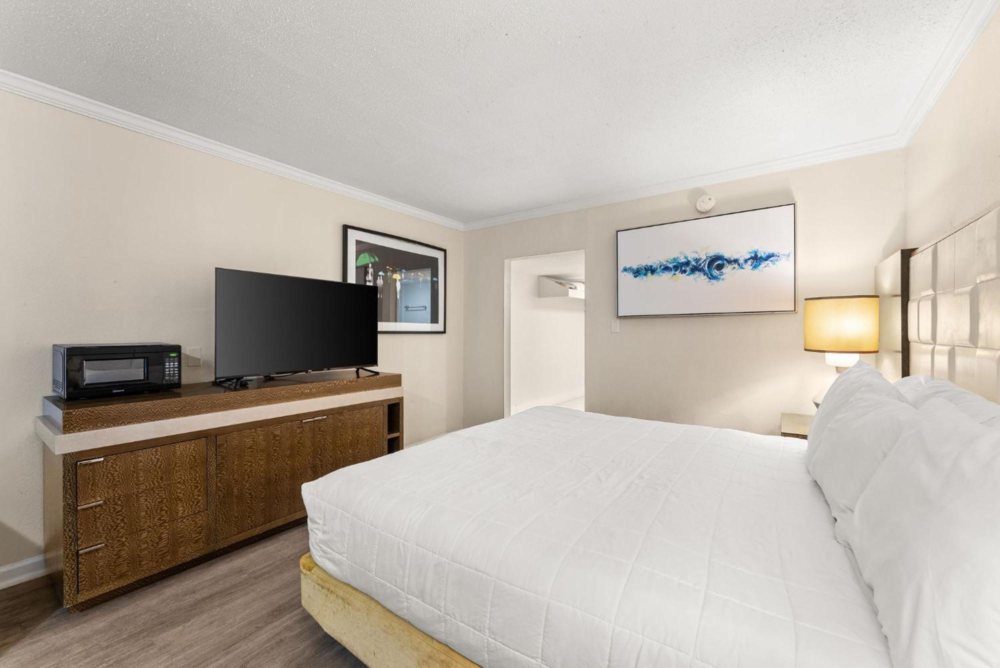 Standard King Room