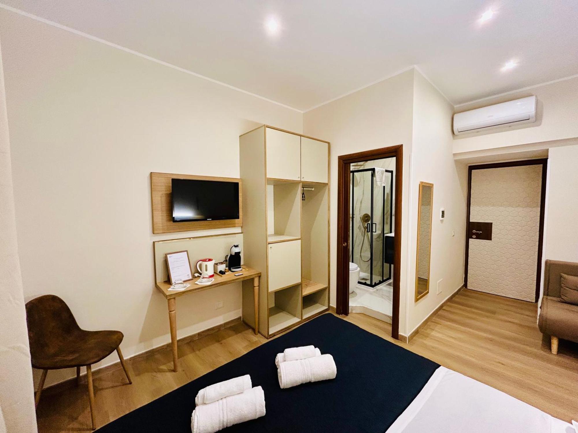 Deluxe Double or Twin Room