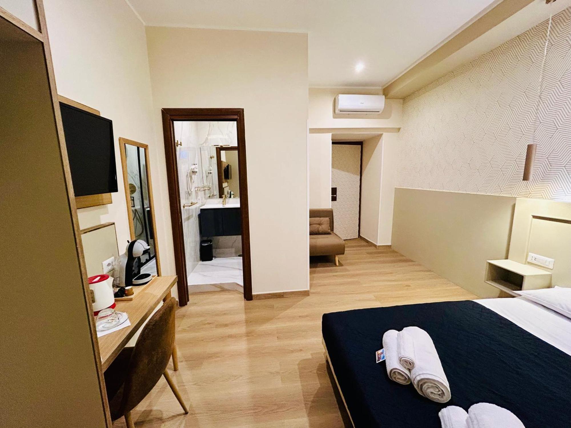 Deluxe Double or Twin Room