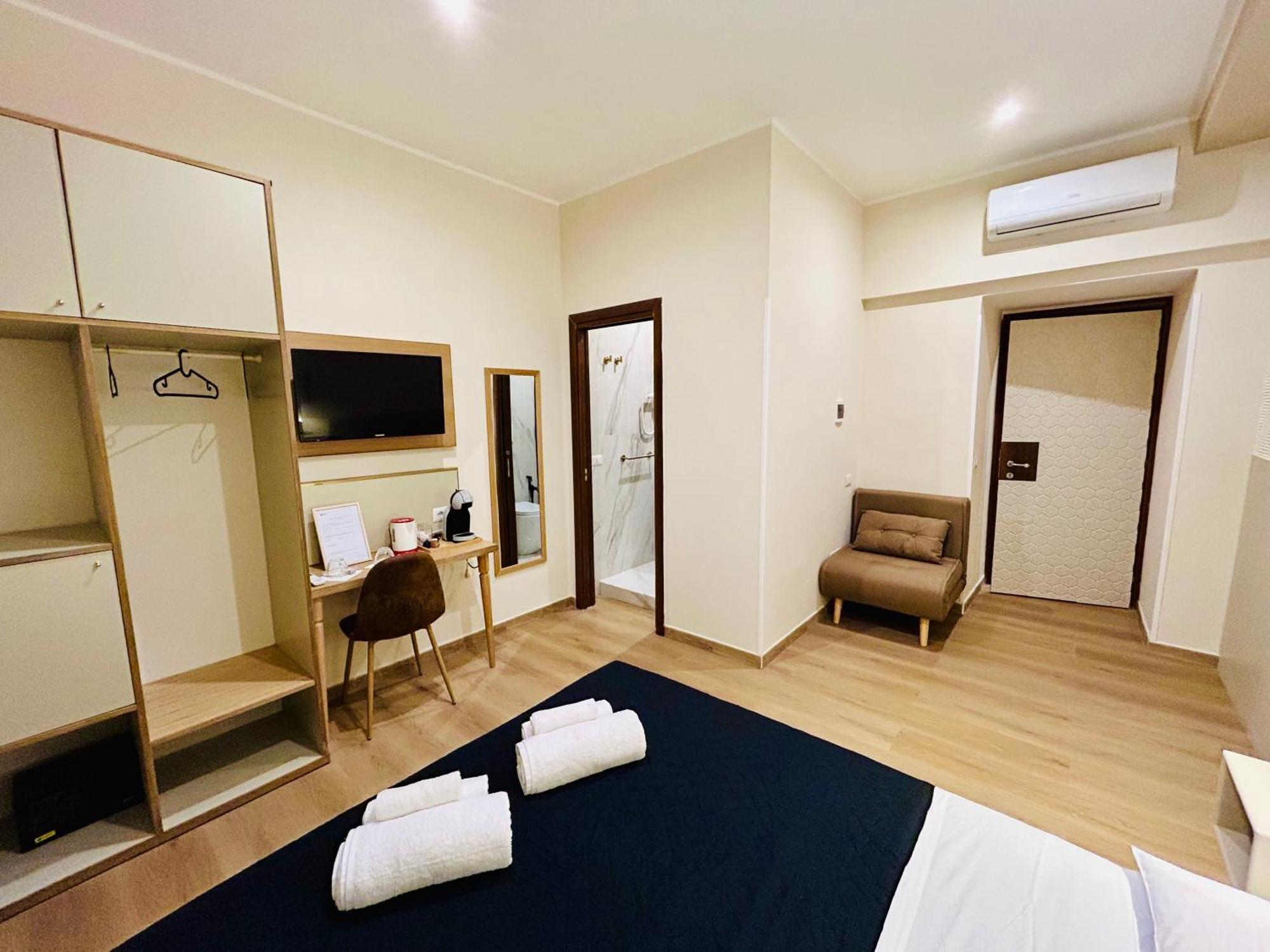Deluxe Double or Twin Room
