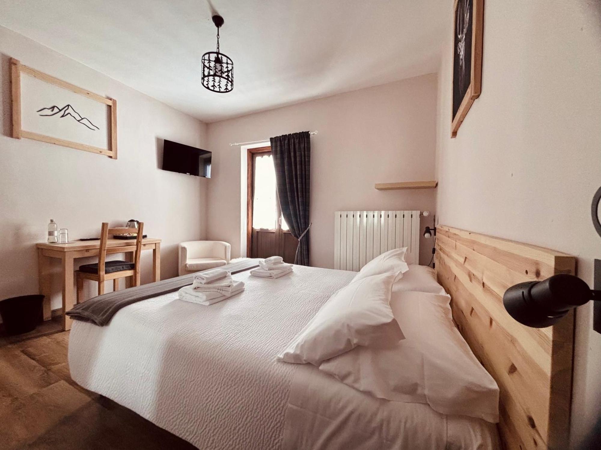 Standard Double or Twin Room Balcony