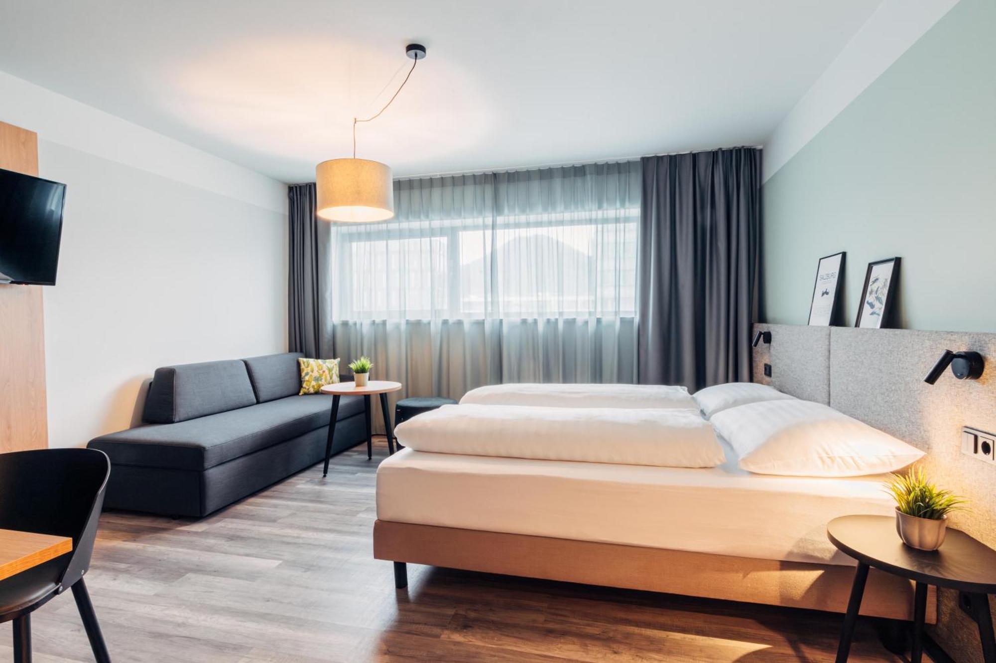 Large Double Room