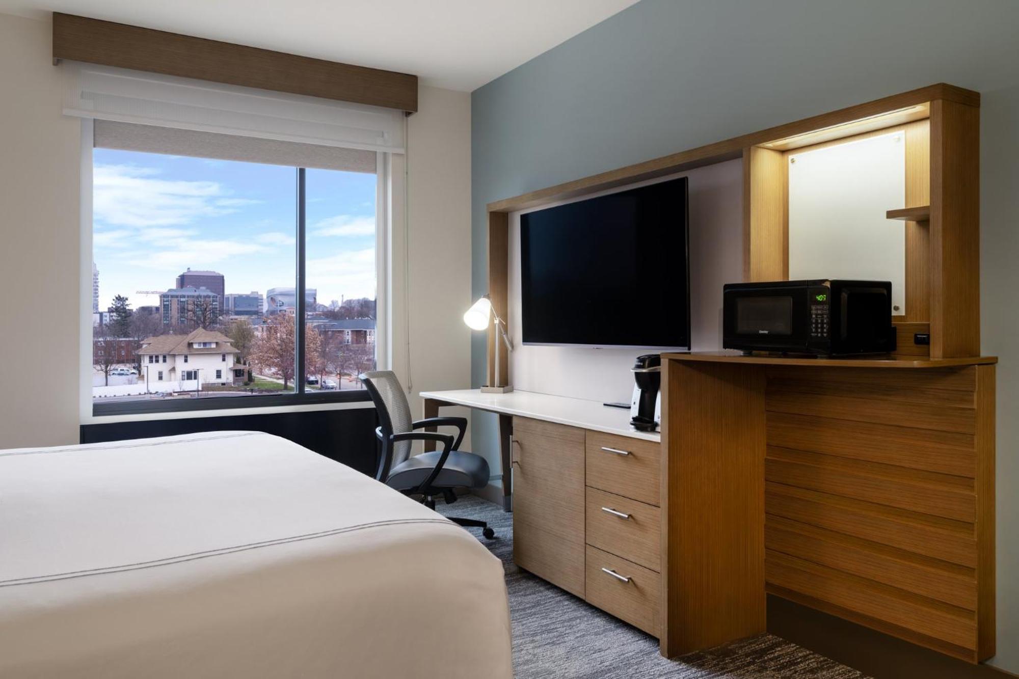 Standard King Room