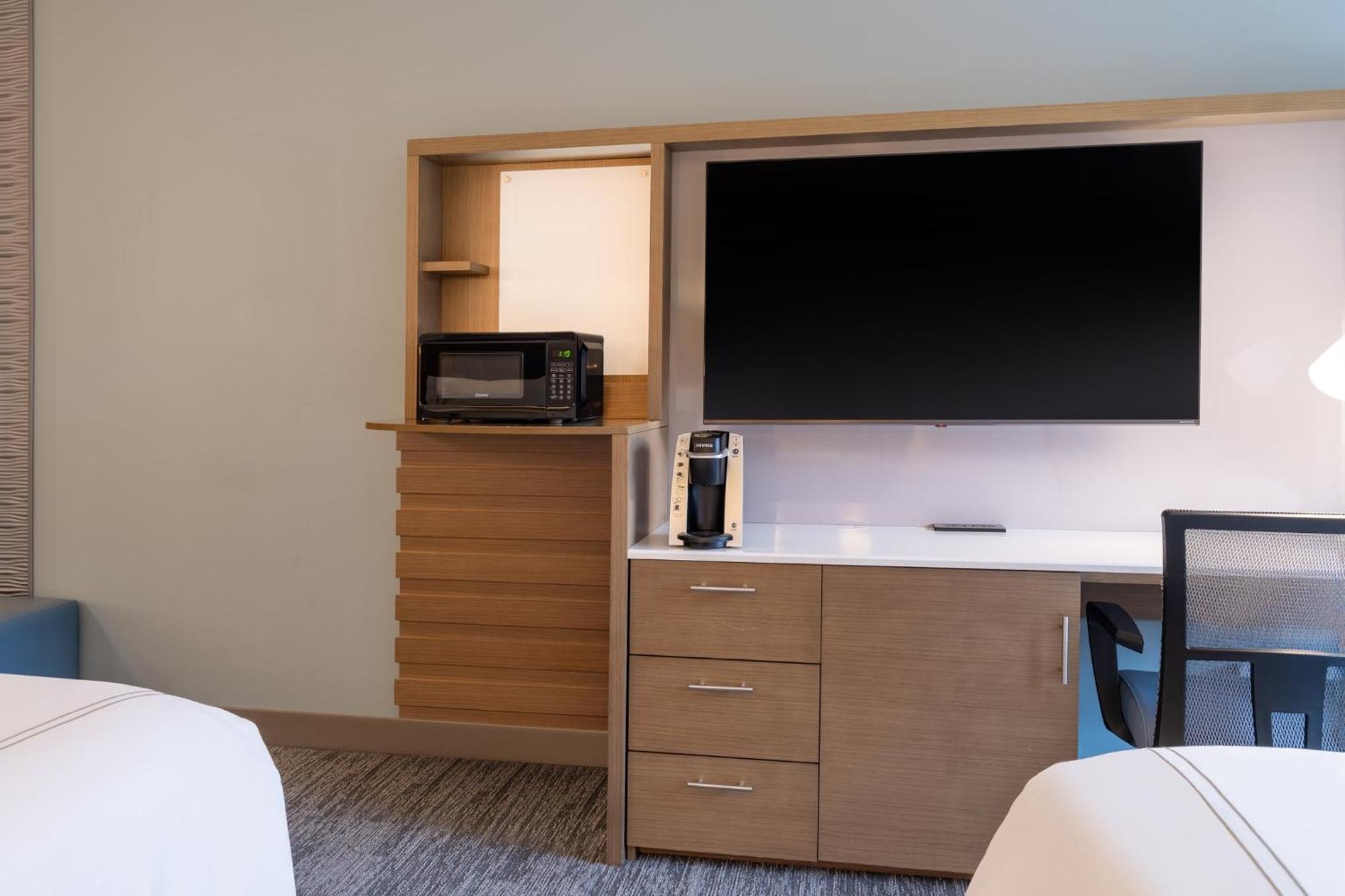 Standard Room Two Queen Beds