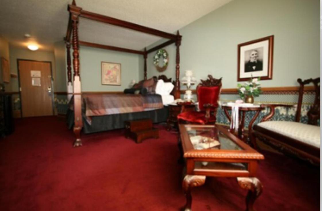 Queen Room - Non-Smoking