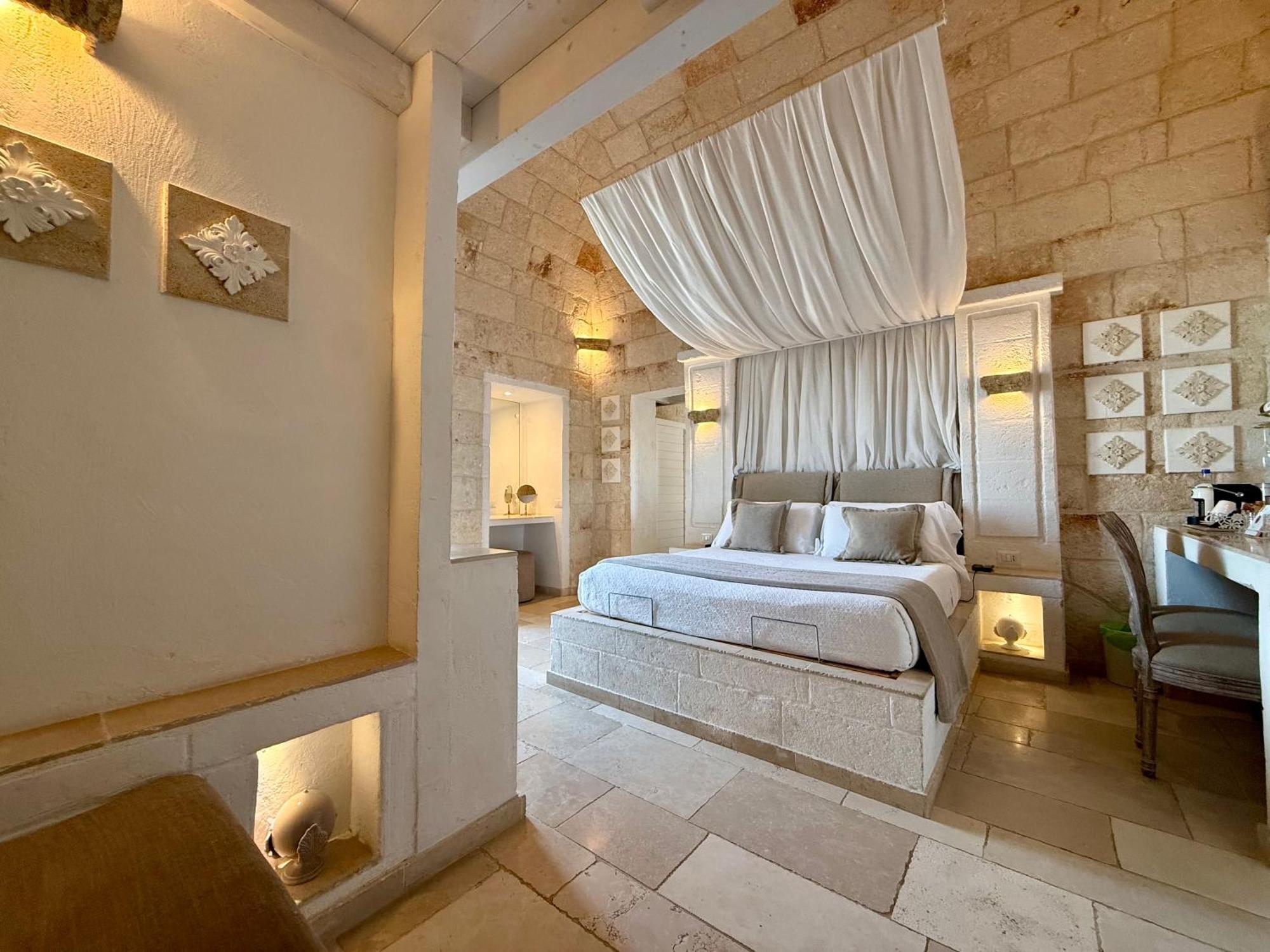Queen Room Spa Bath