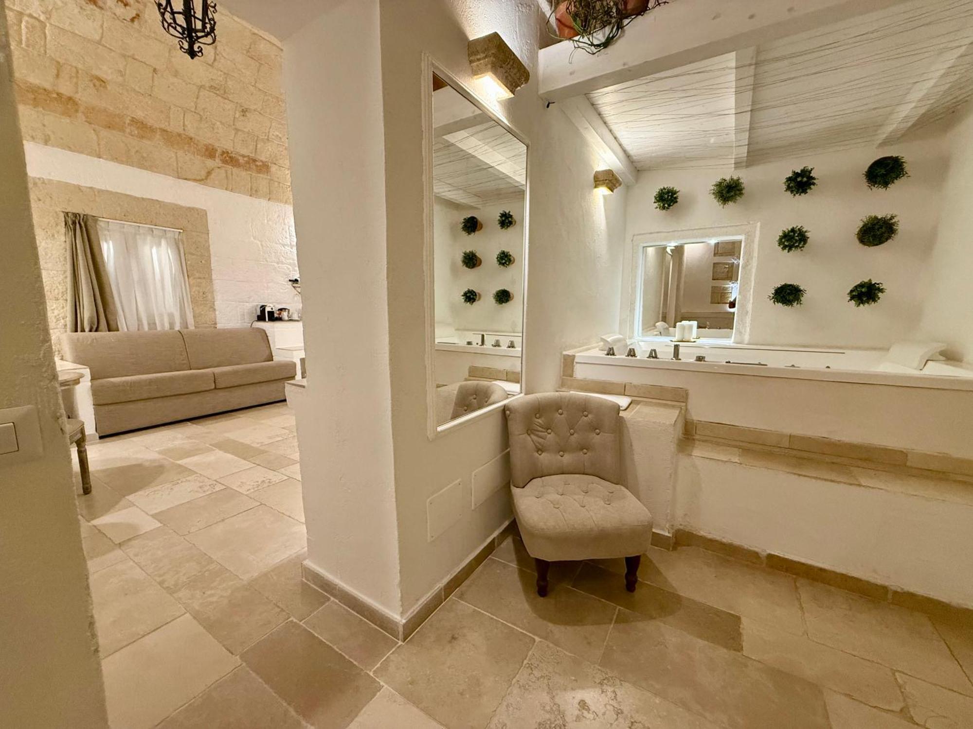 King Room Spa Bath