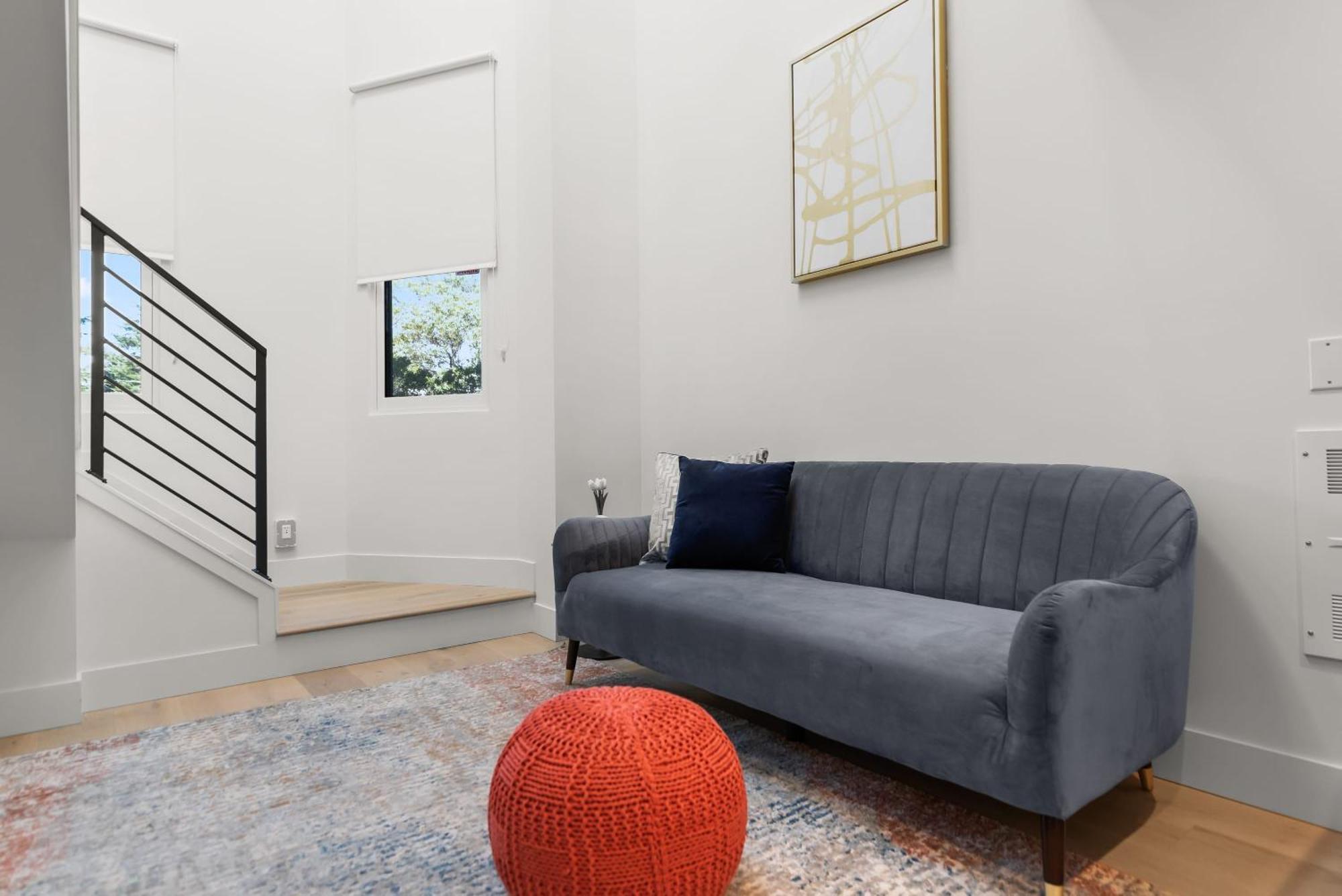 Deluxe Loft Self Check Virtual Front Desk