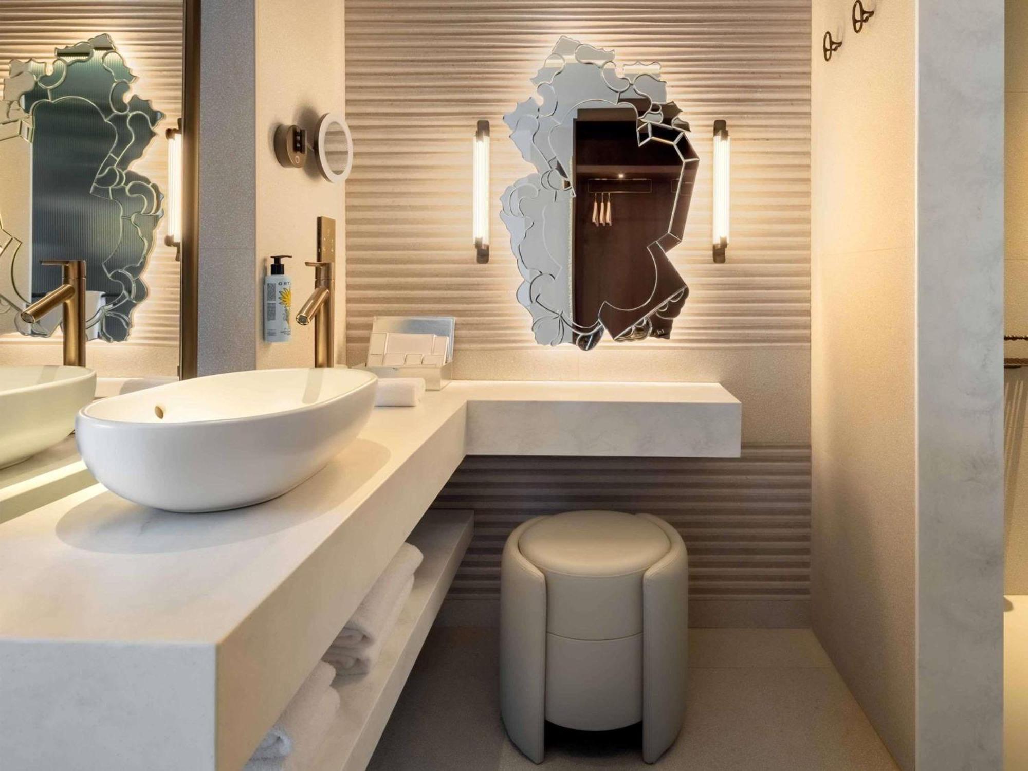 Habitación Captivate con vistas al puerto deportivo - Cama extragrande