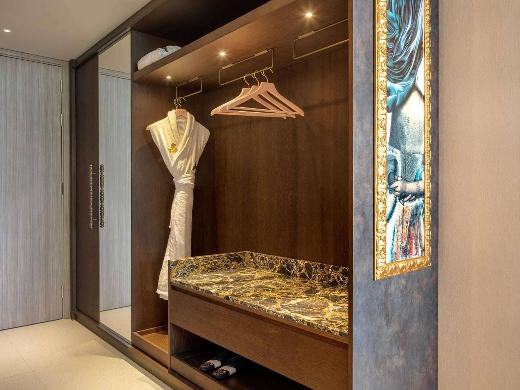 Delight King Room