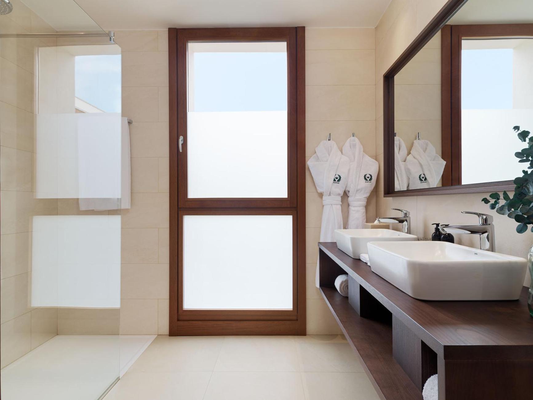 Deluxe Double Room Garden View