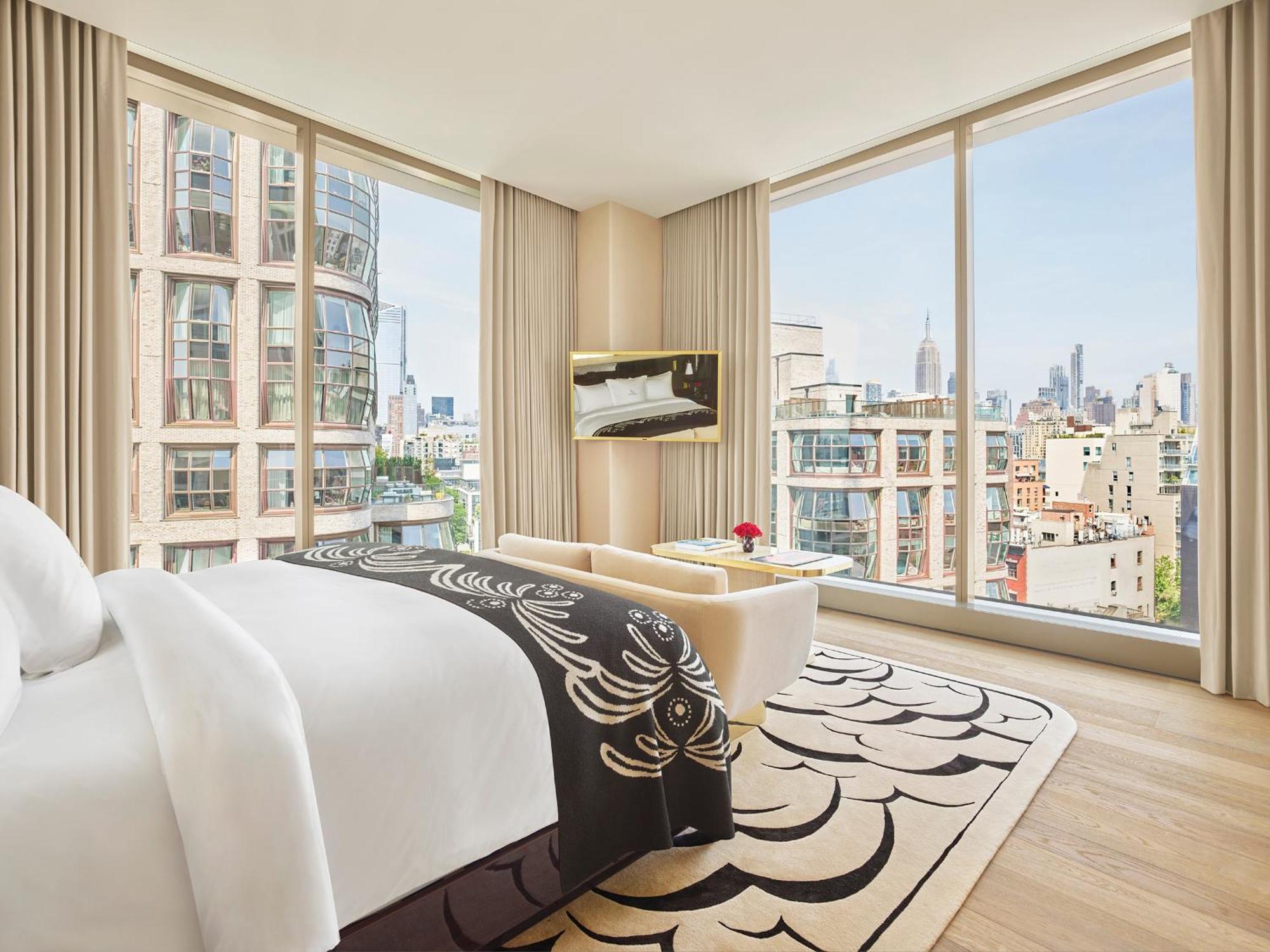 Hudson River Corner King Room