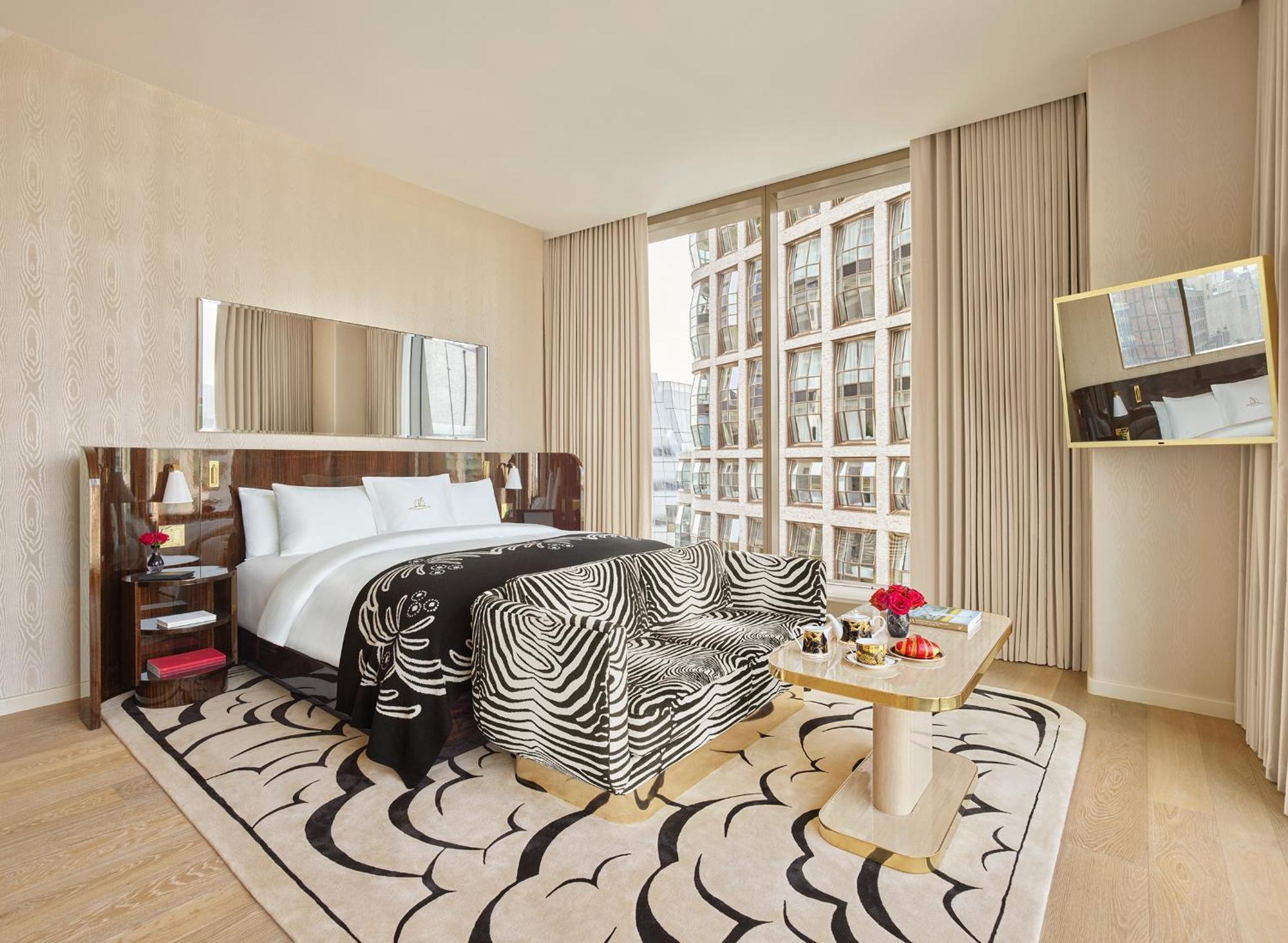 Hudson River Corner King Room