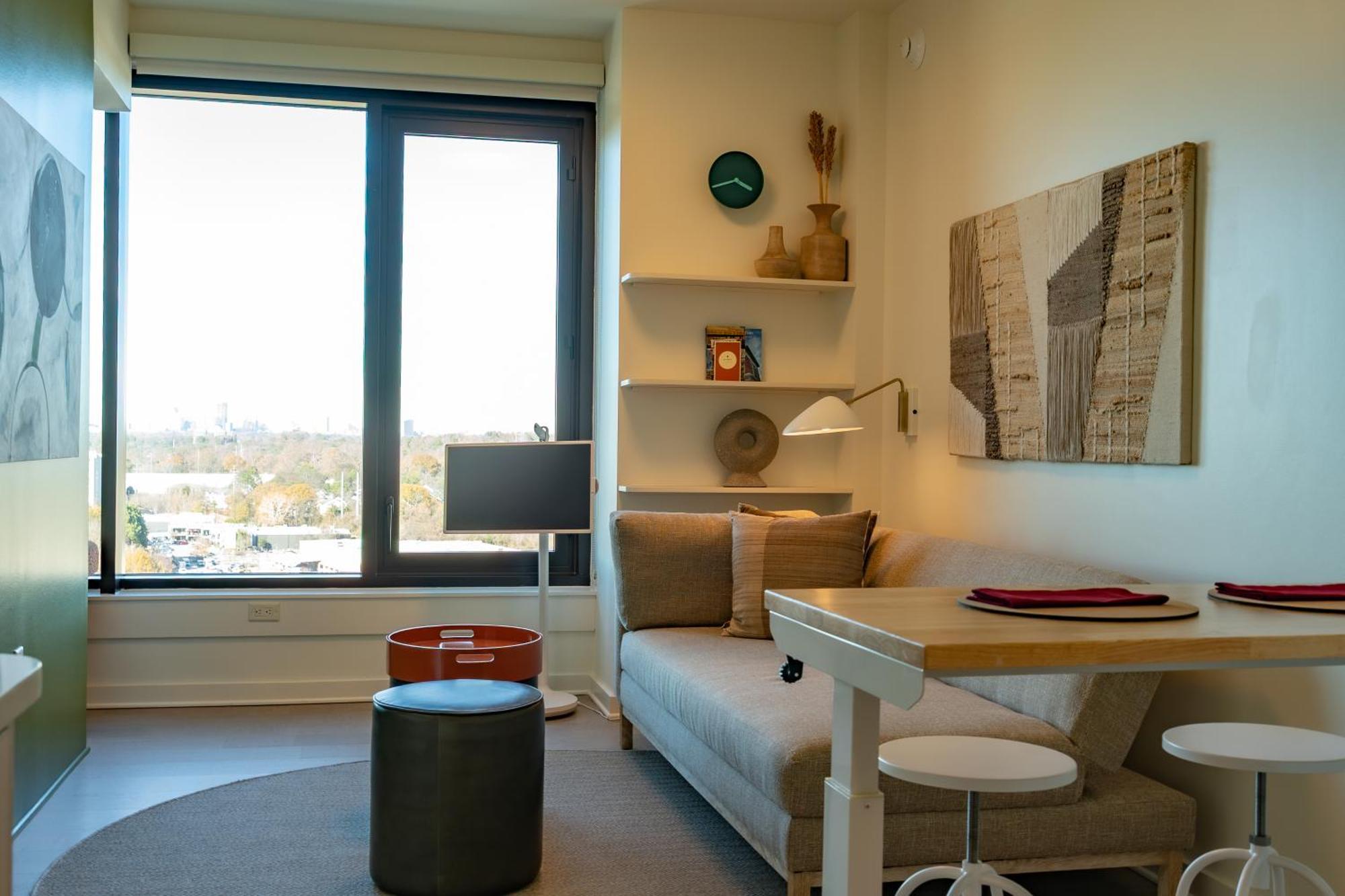 Deluxe One Bedroom Low Floor