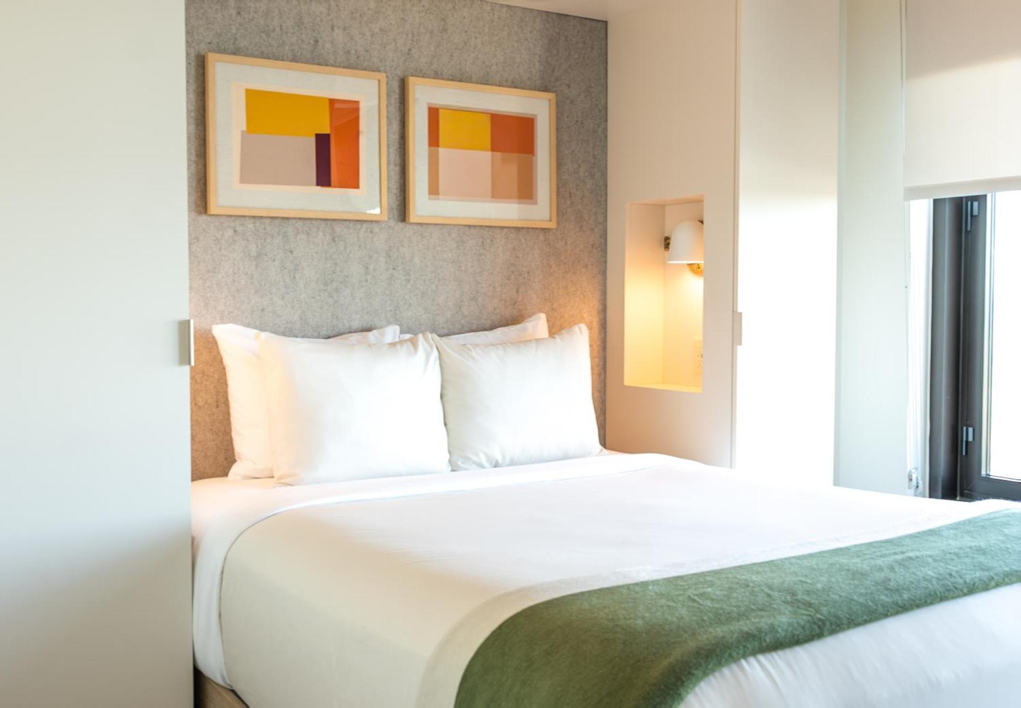 Deluxe One Bedroom Low Floor