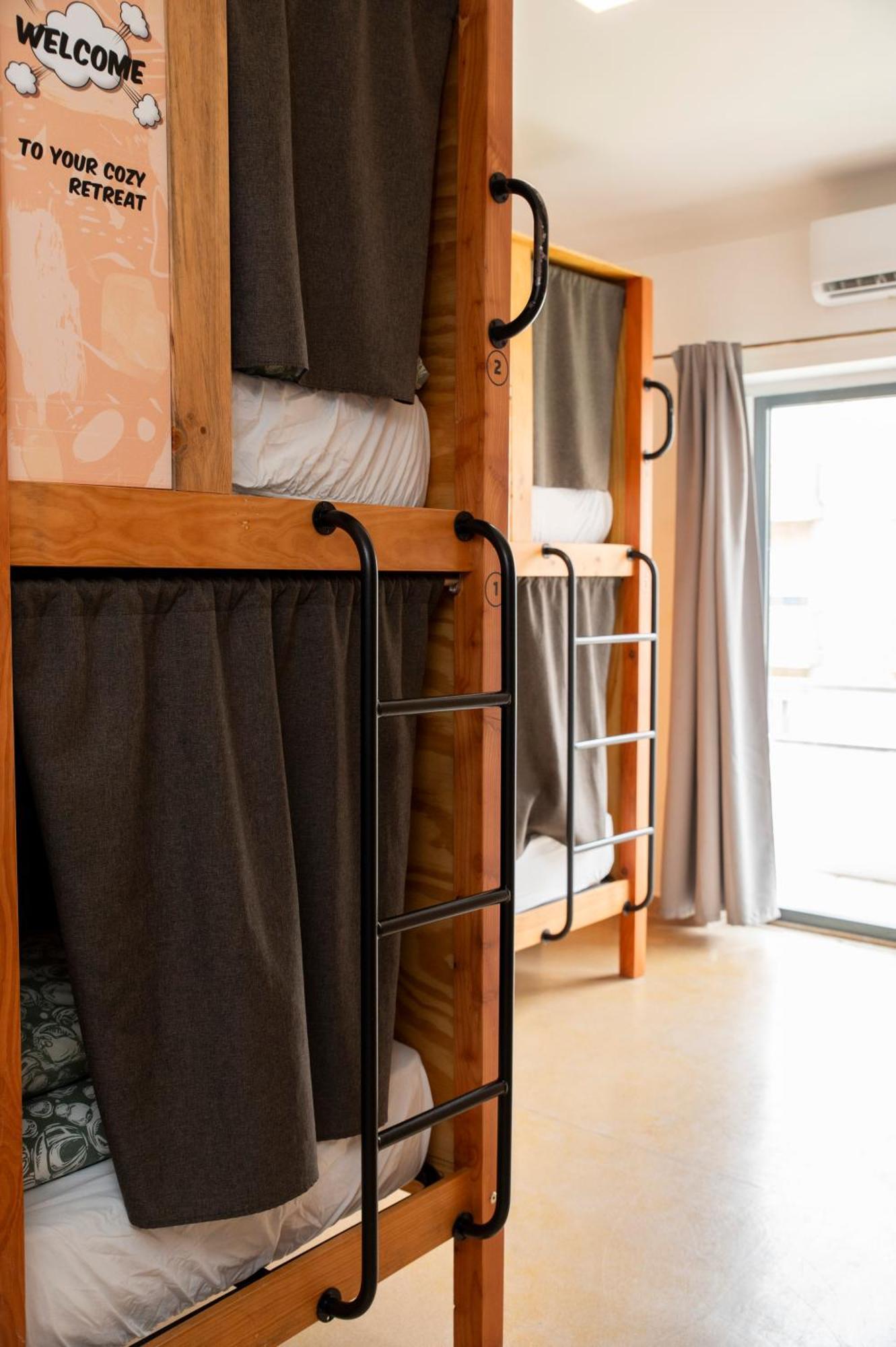 Bed 4-Bed Mixed Dormitory Room