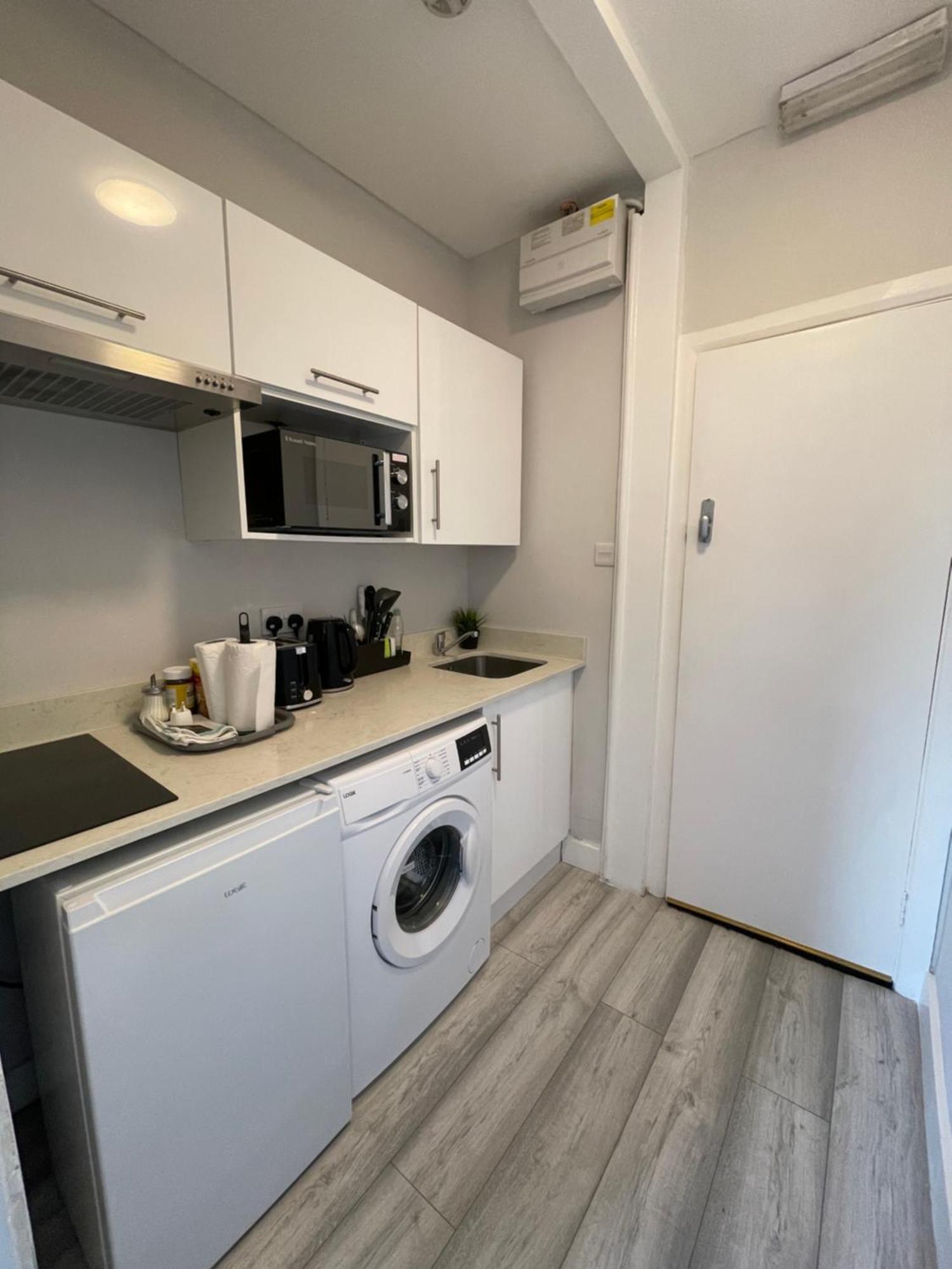 Top 2nd Studio • Sleeps 3