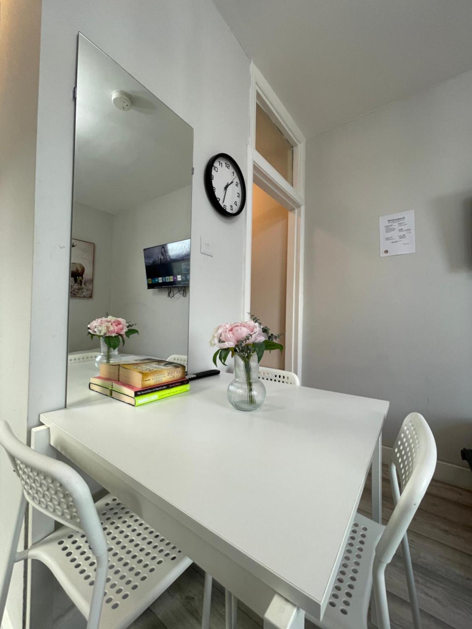 Top 2nd Studio • Sleeps 3