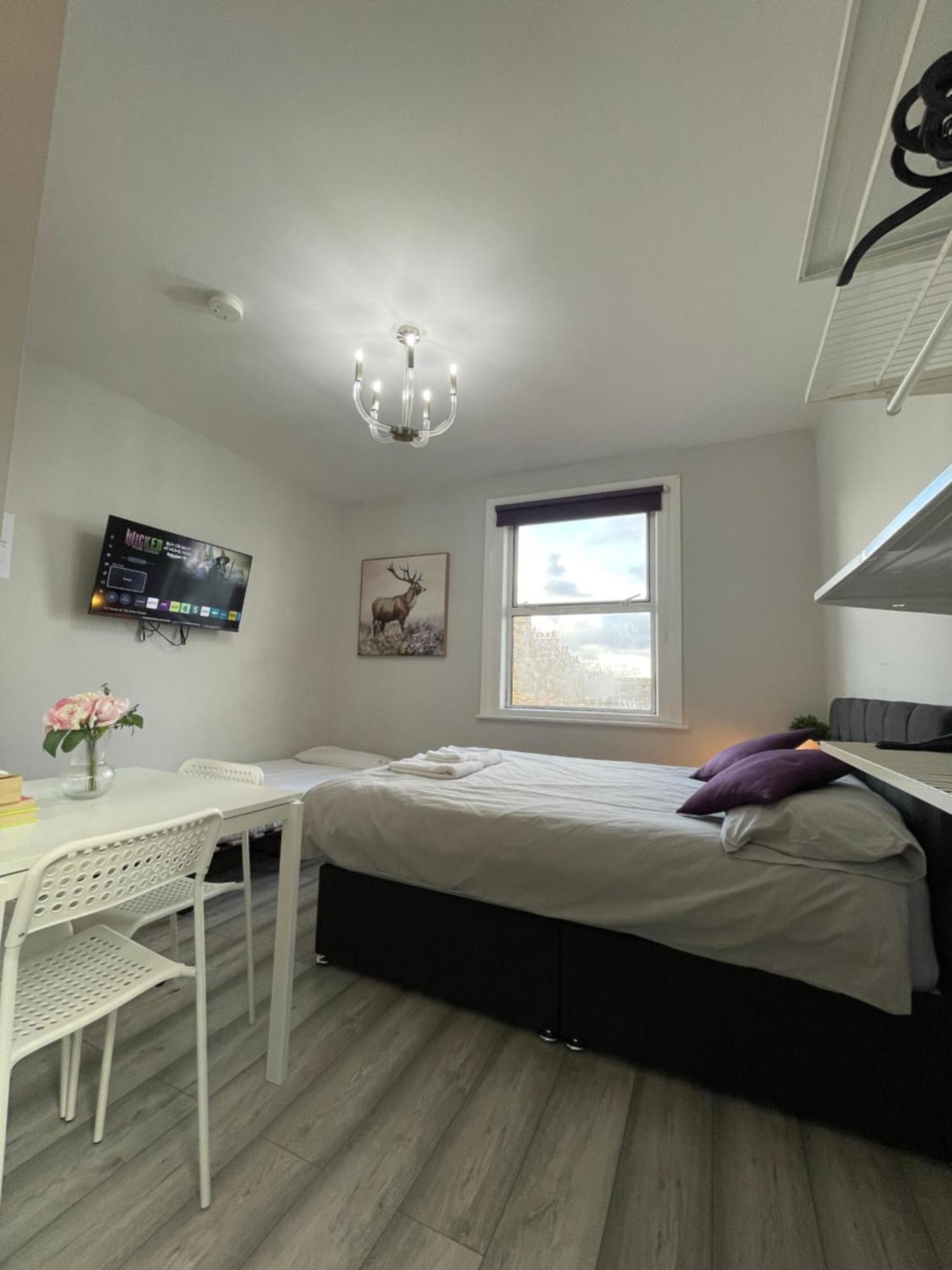 Top 2nd Studio • Sleeps 3