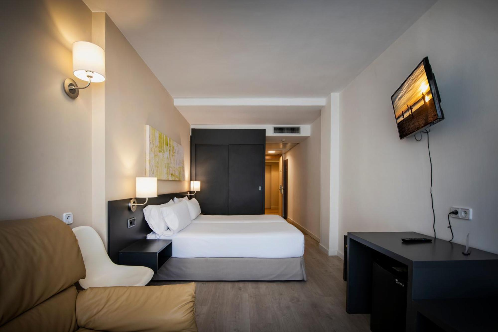 Standard Double or Twin Room Balcony