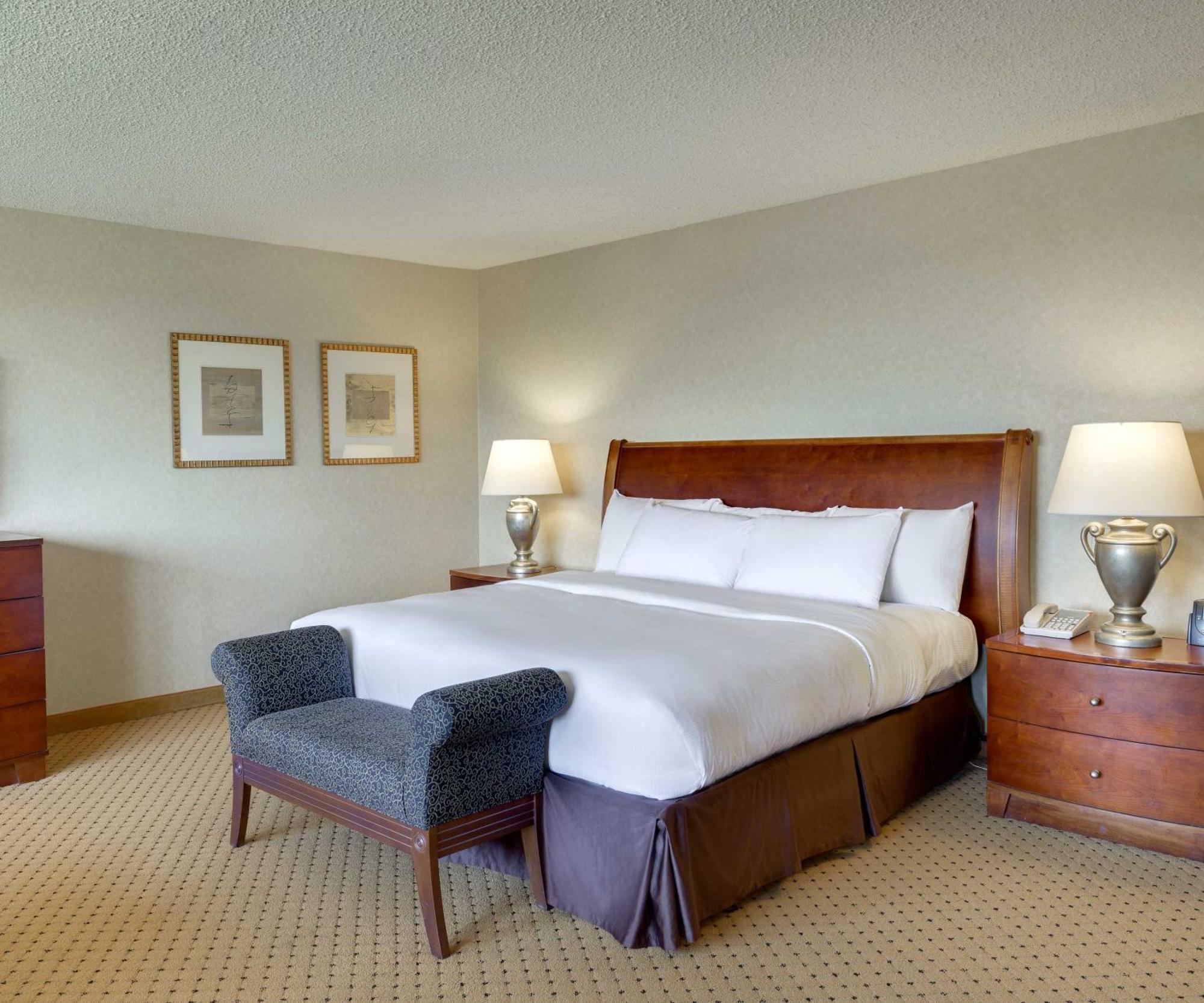 Junior King Suite Seating Area