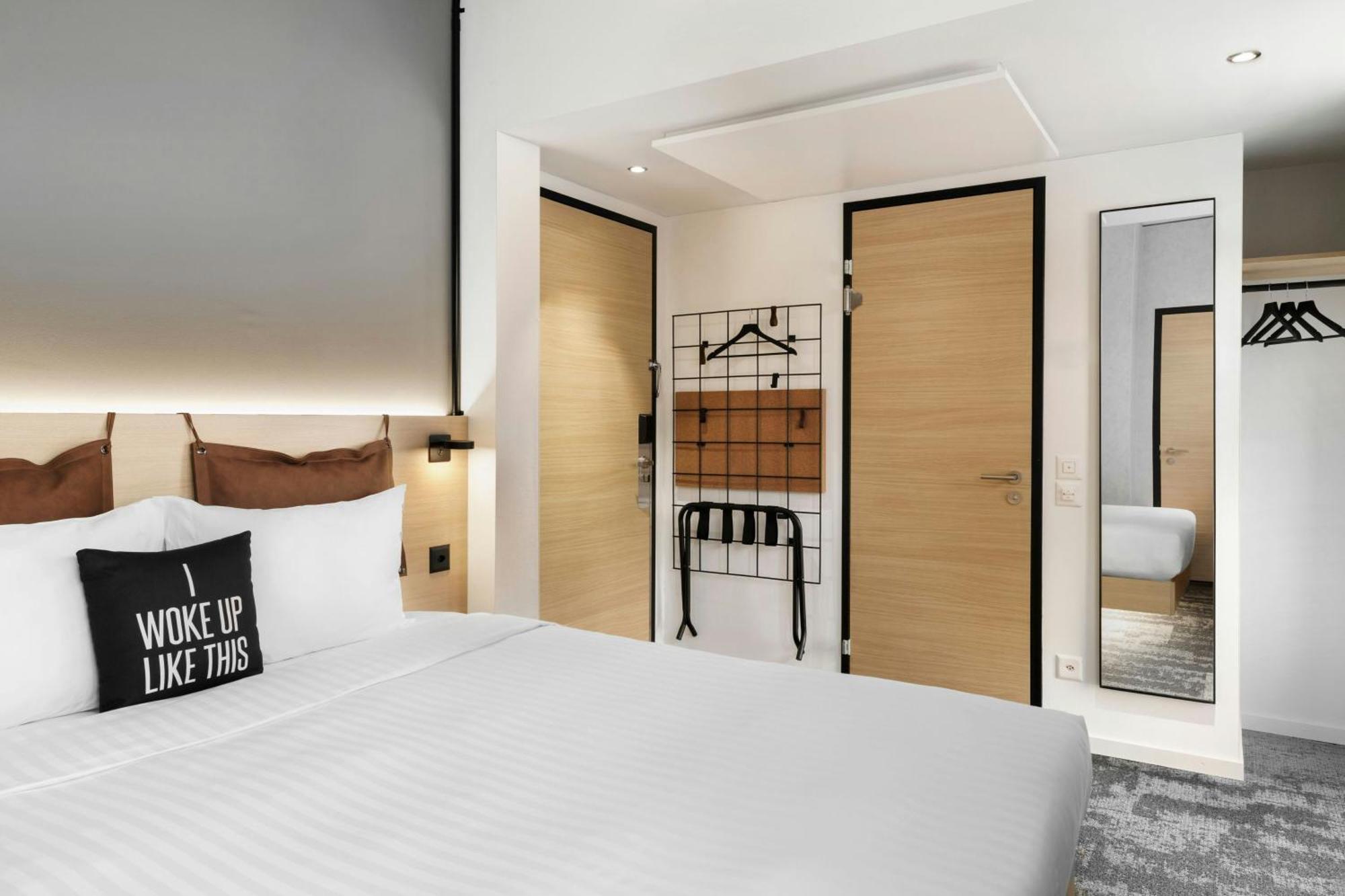 Moxy Letzigrund Queen Room Balcony