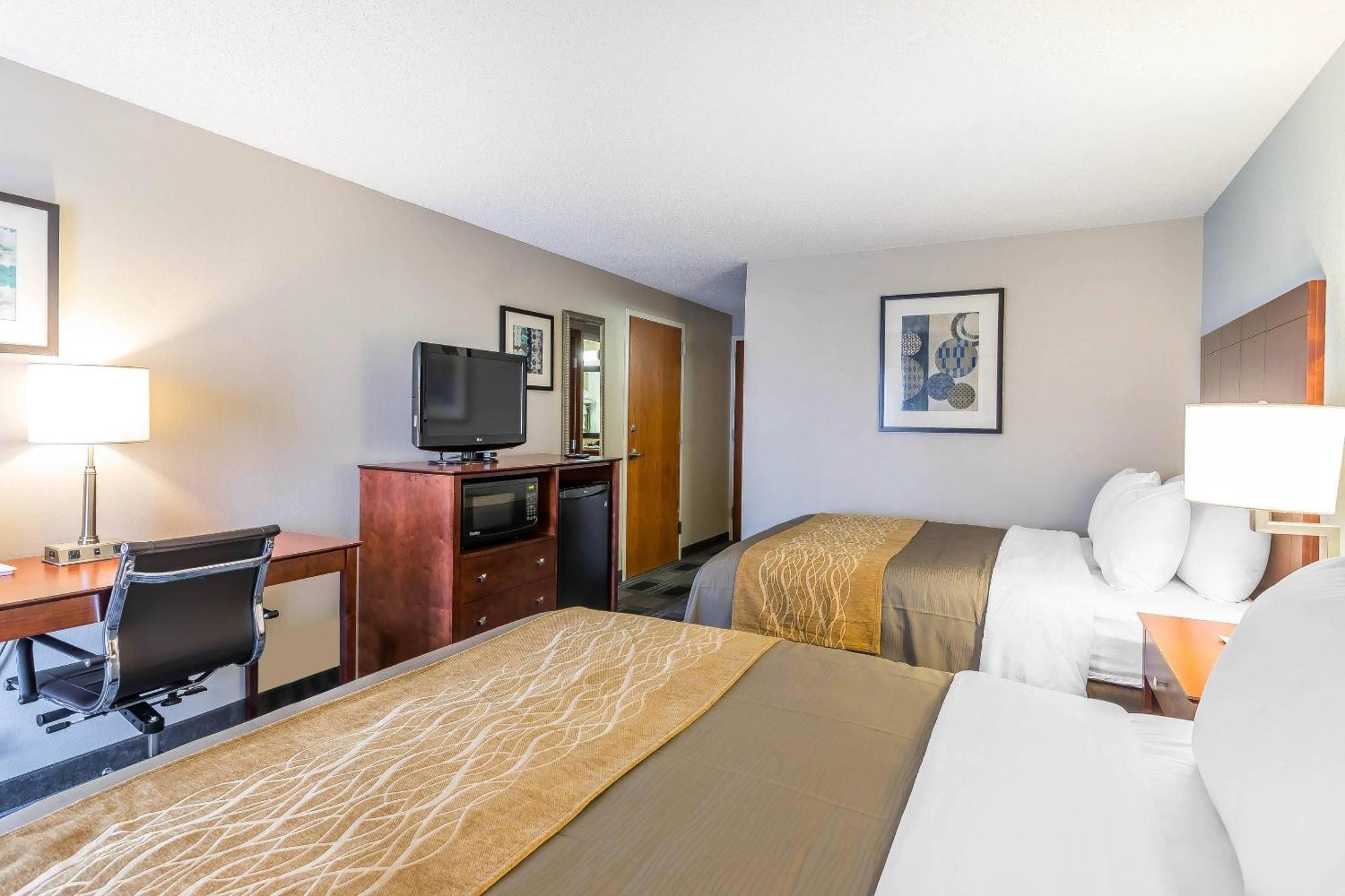 Queen Room with Two Queen Beds - Non-Smoking