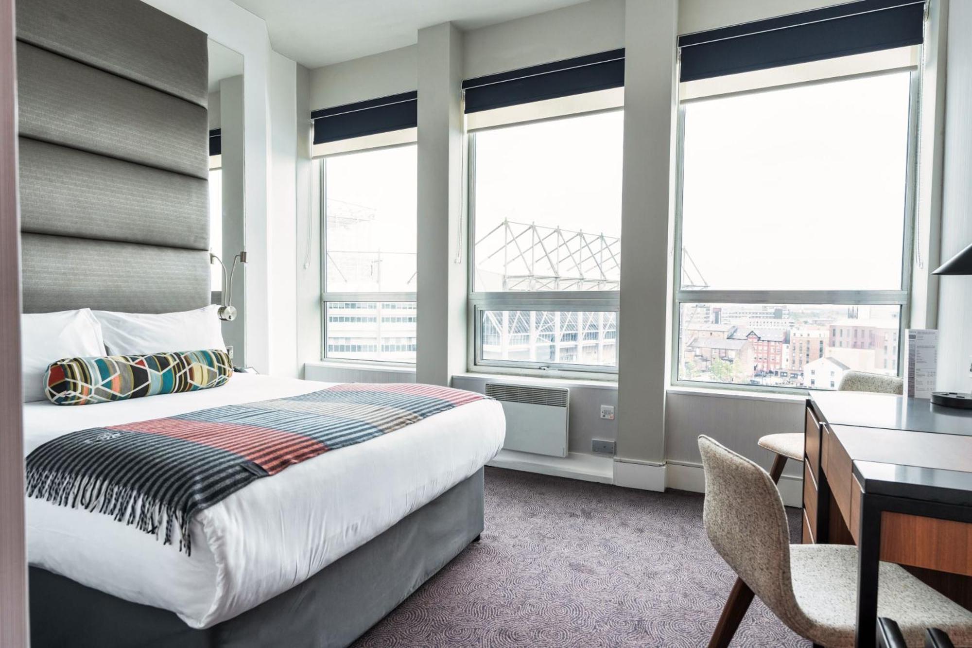 Standard Room 1 King Bed Stadium View