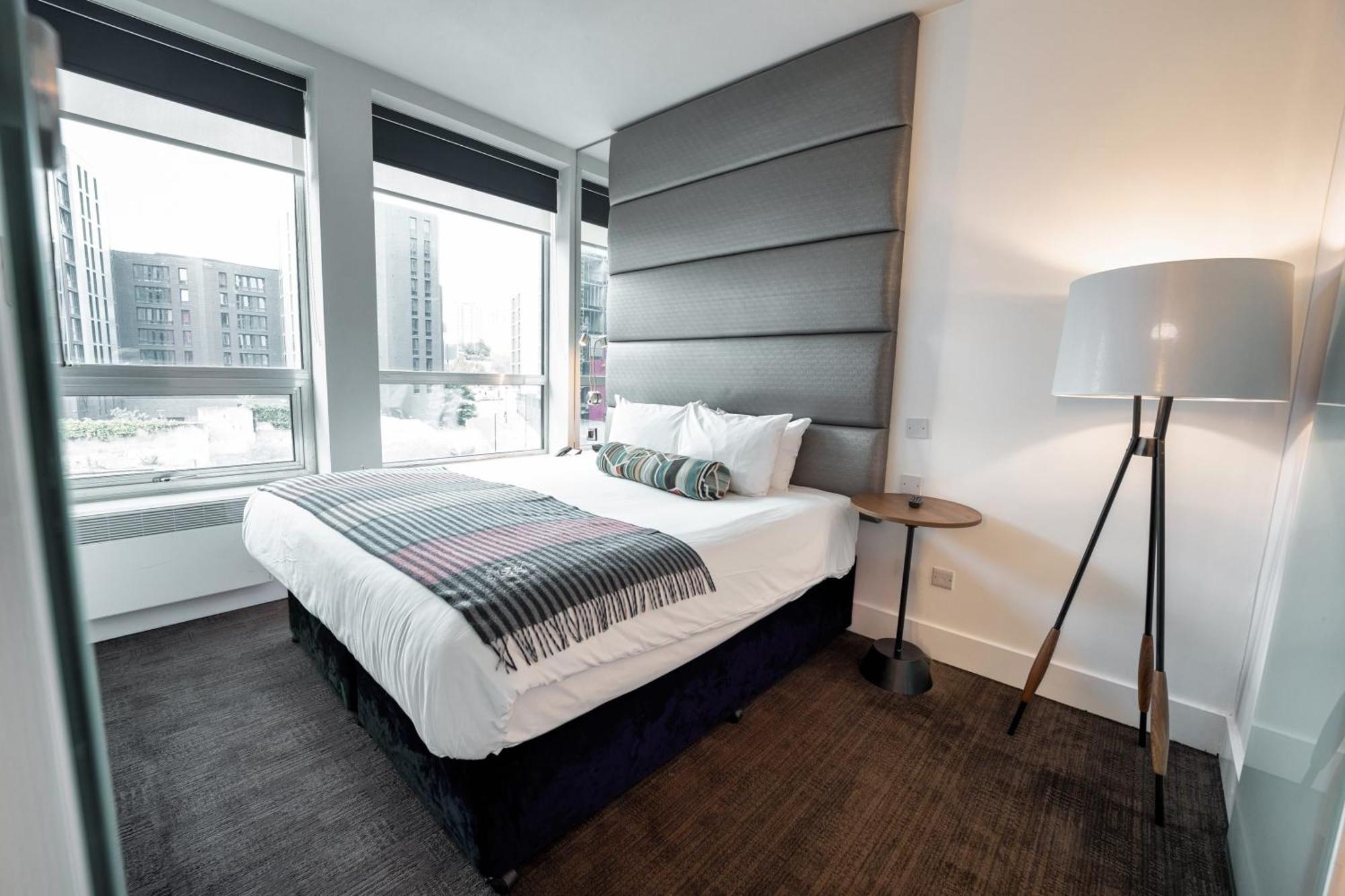 Accessible Studio 1 King Bed Sofa Bed Kitchenette