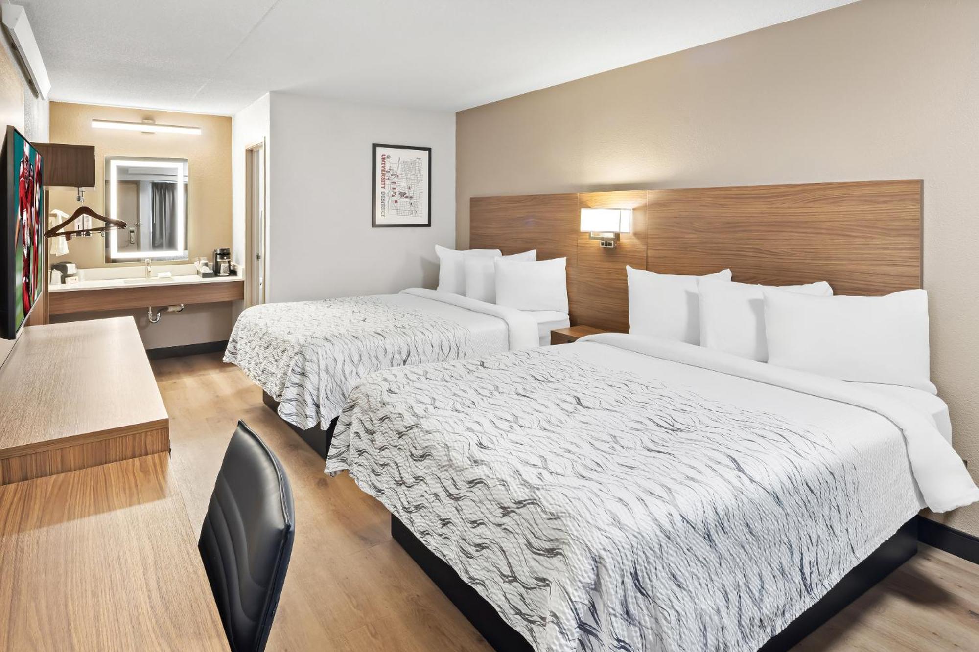 Deluxe Room Two Queen Beds Smoke