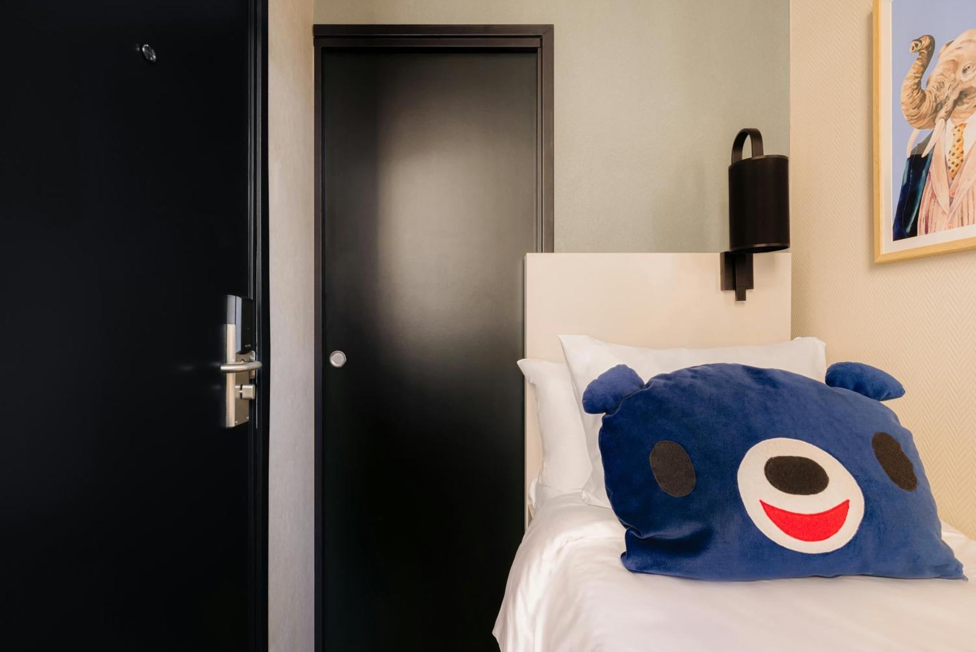 Small room 1 Single Bed