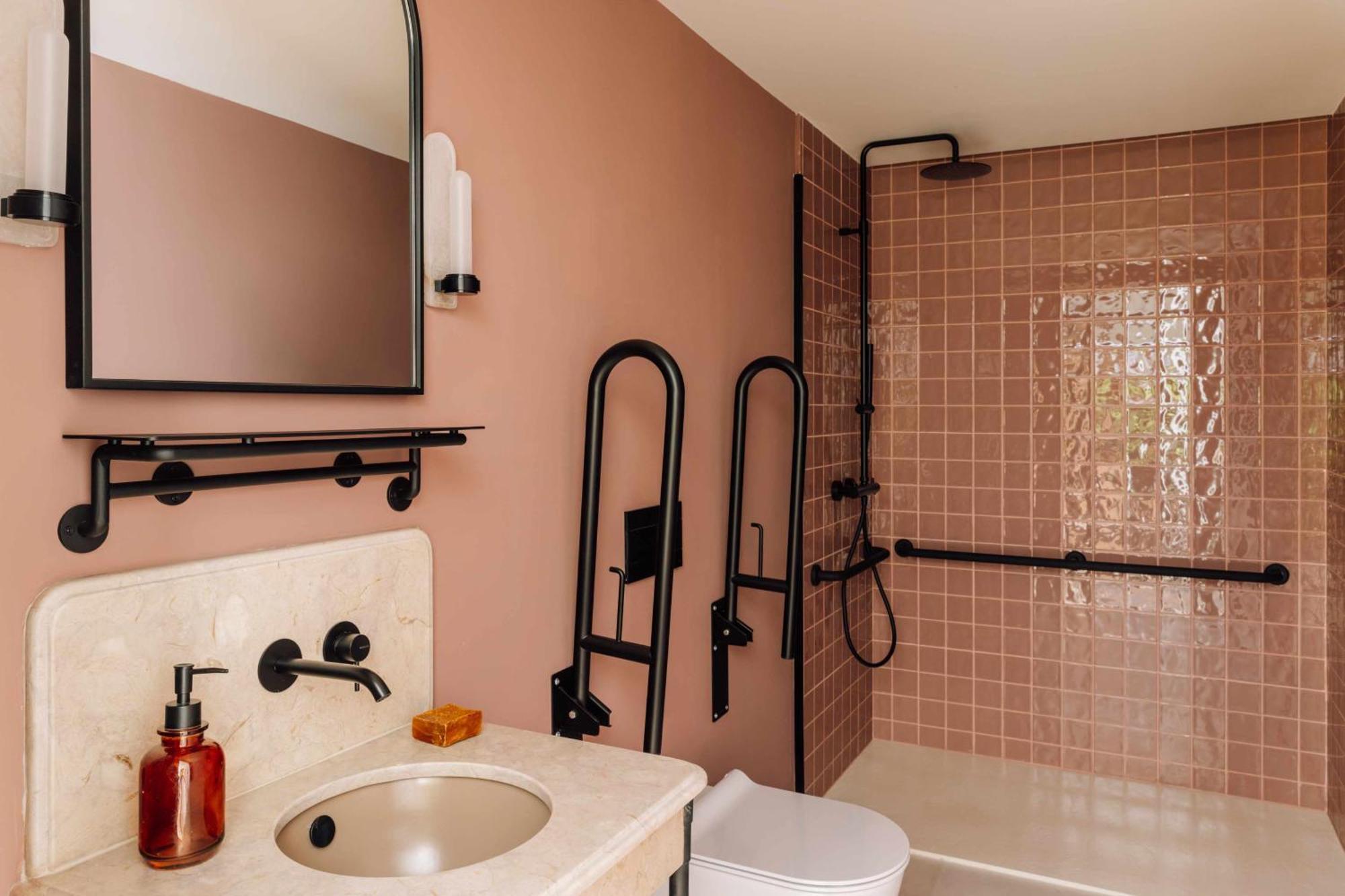 Deluxe Studio Accessible
