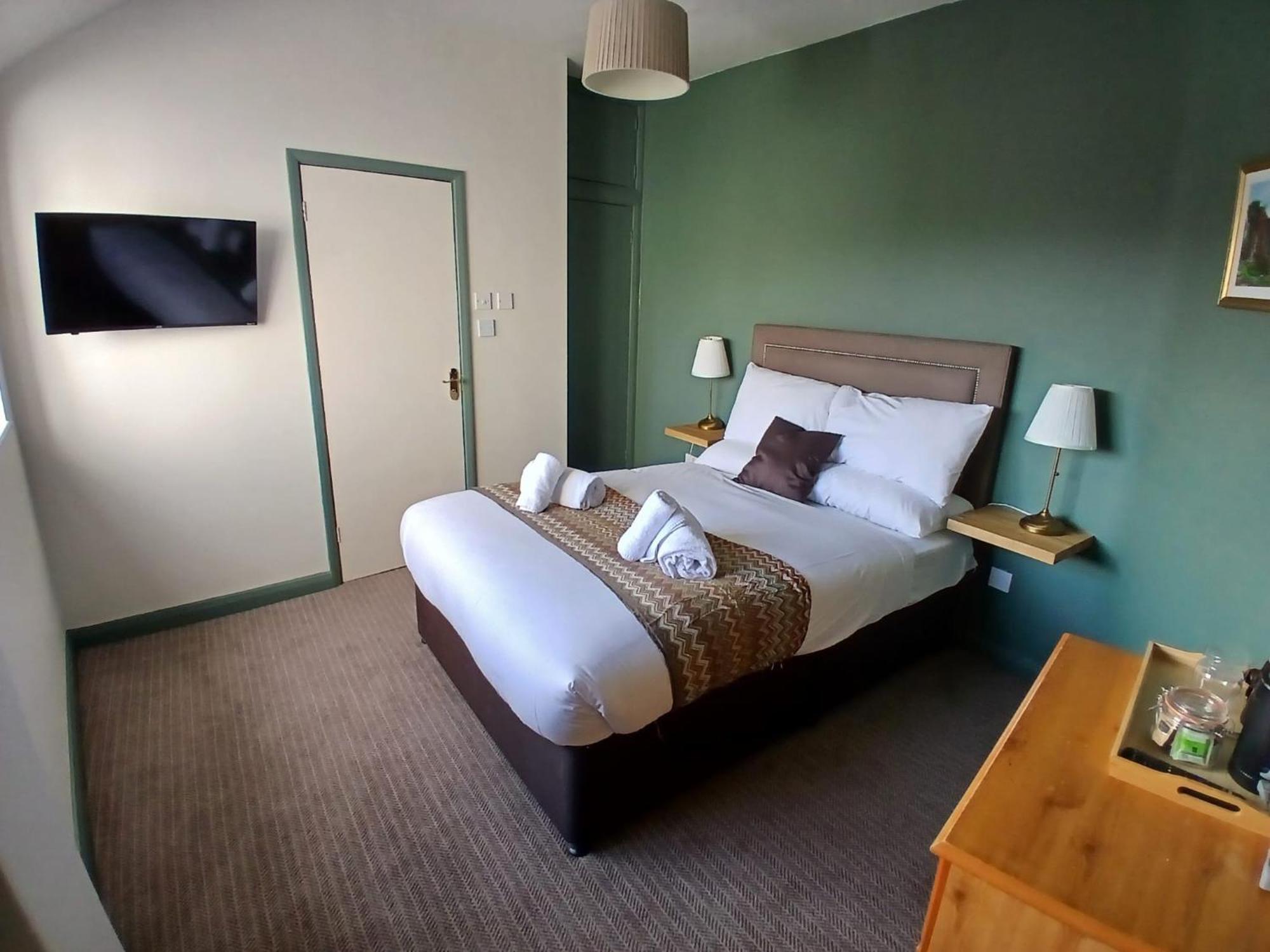 Double Room Private Bathroom