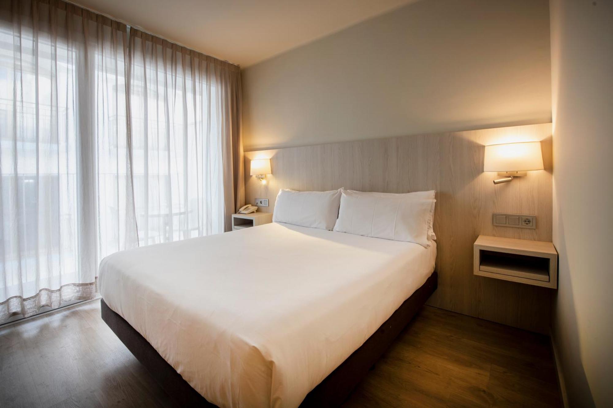 Standard Double or Twin Room Balcony