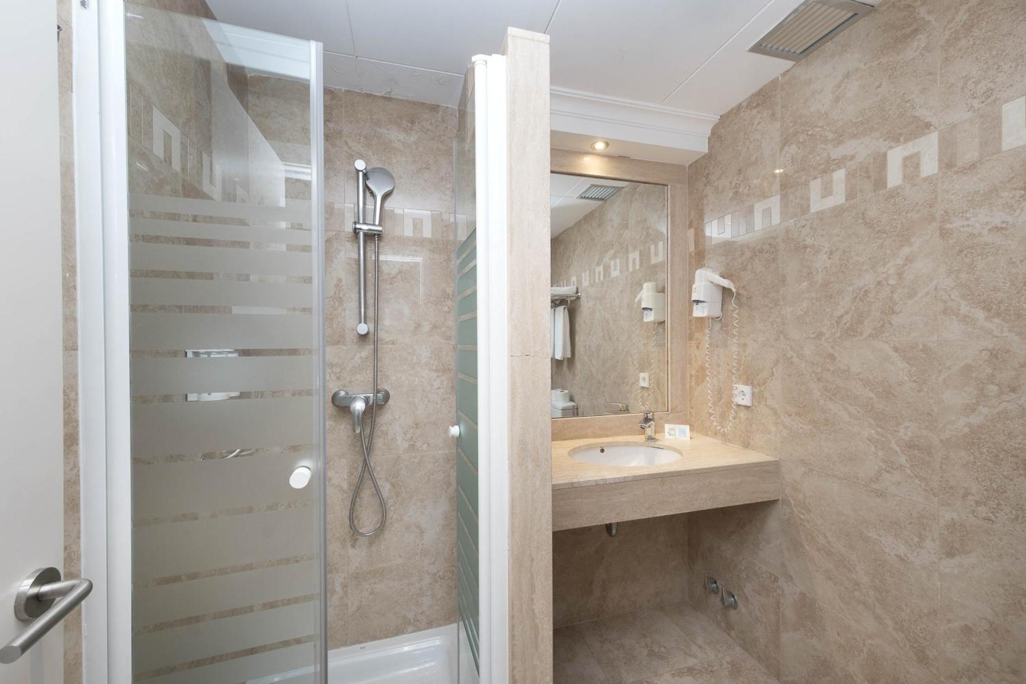 Economy Single Room Lateral Sea Views & Spa Access