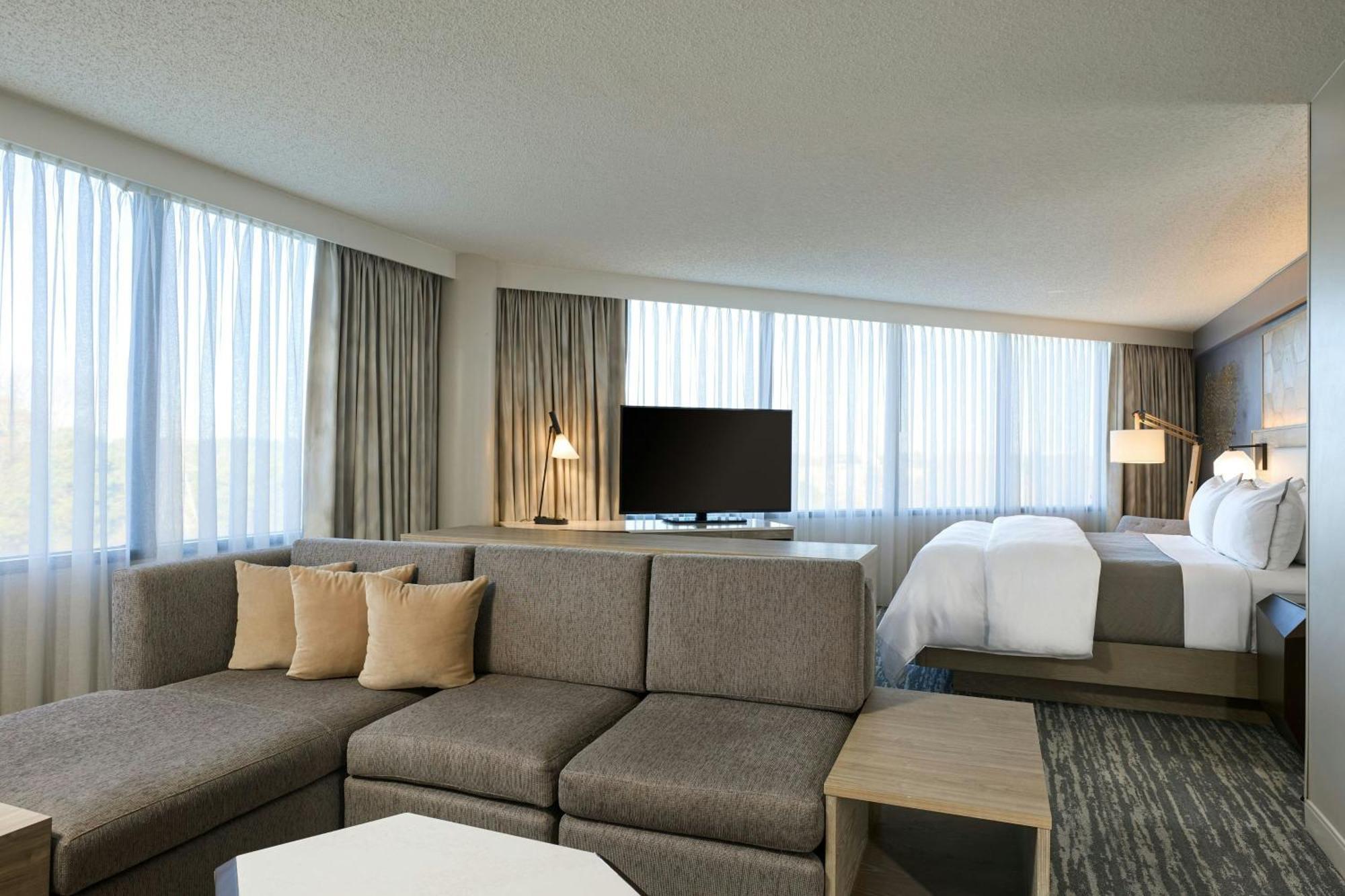 Junior Suite 1 King