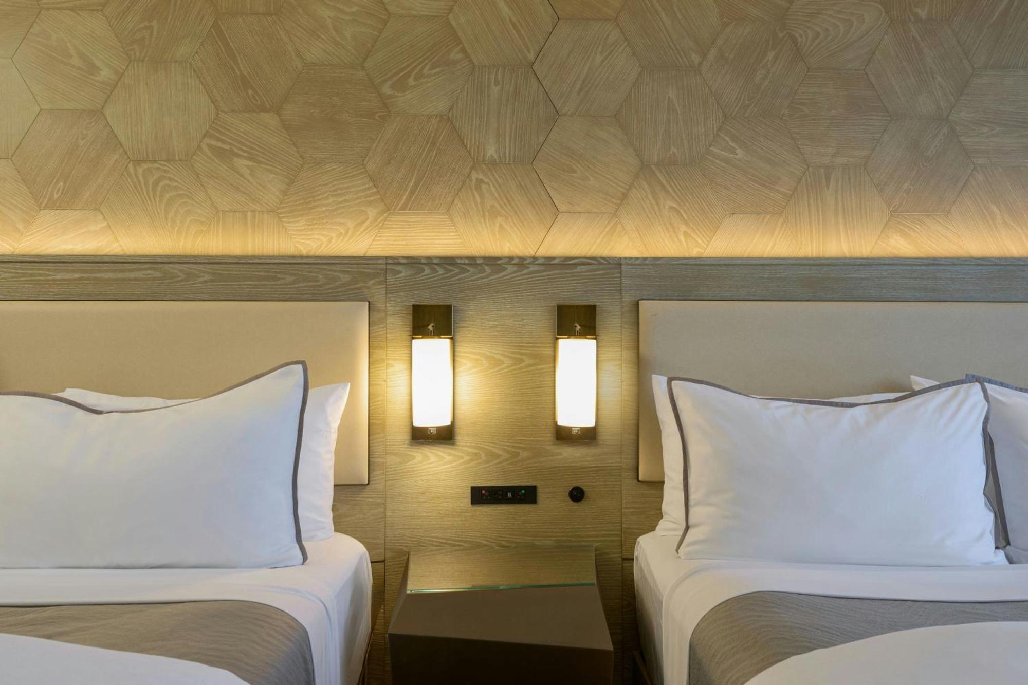 Traditional Guest room 2 Queen Beds