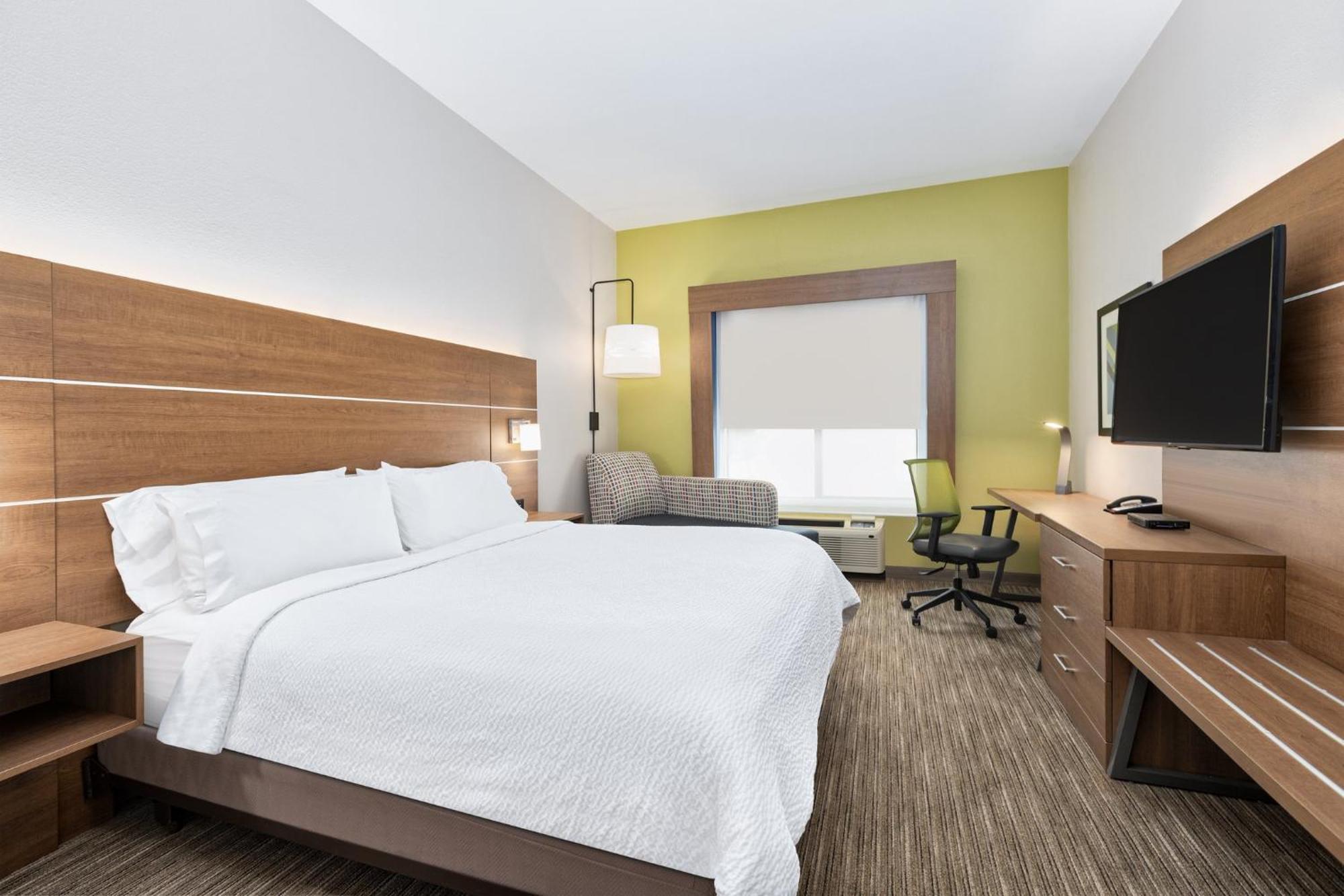 Standard King Room