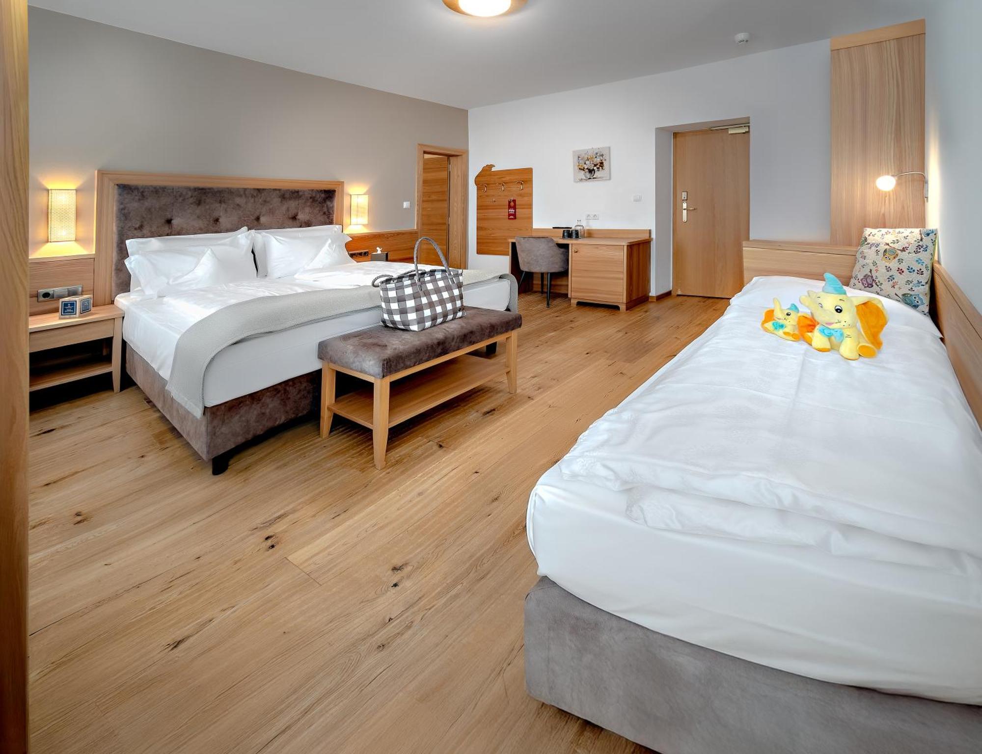Comfort Triple Room